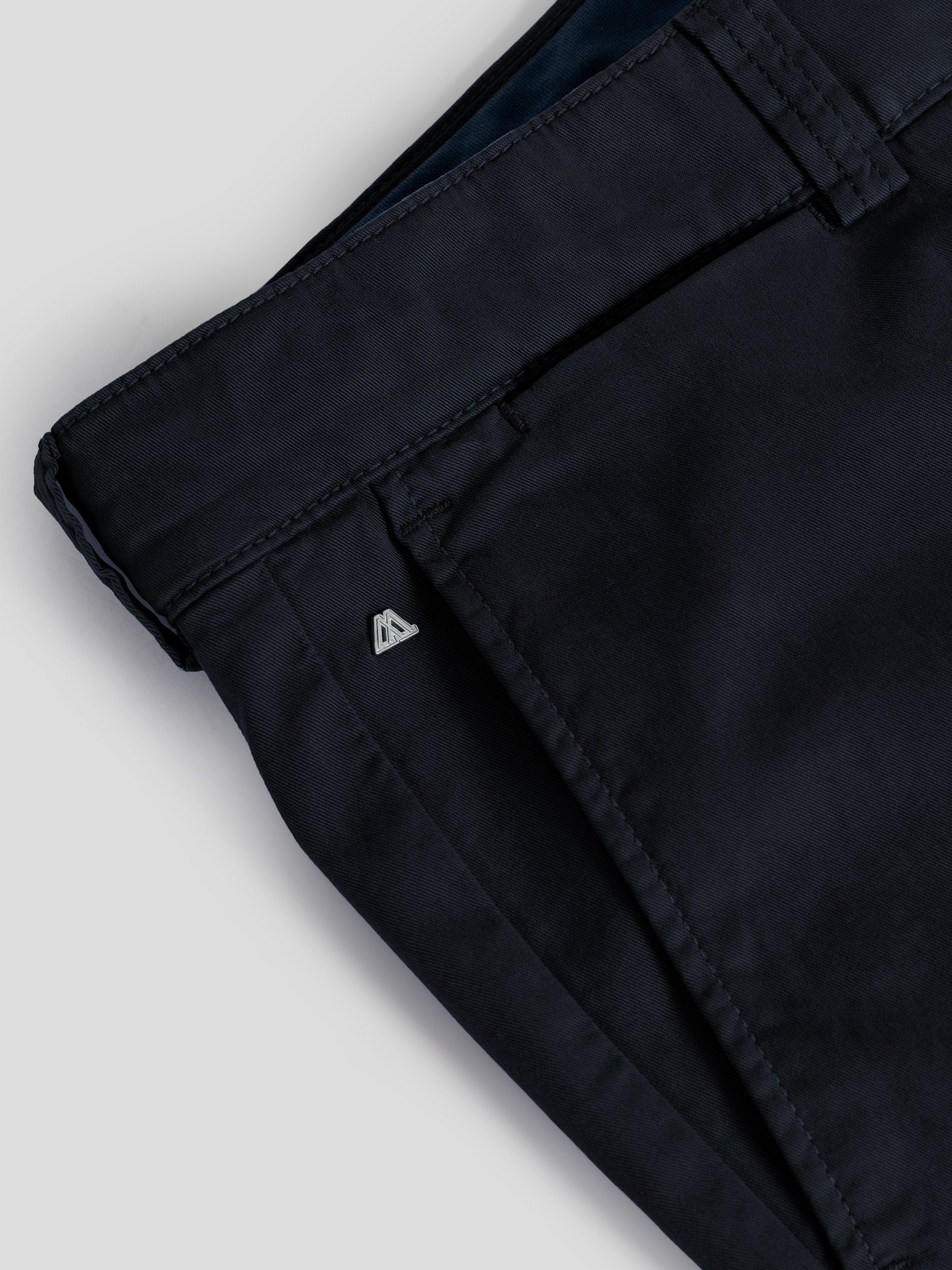 TwoMates Shorts Farbauswahl, mit GOTS-zertifiziert elastischem Shorts Dunkelblau Bund