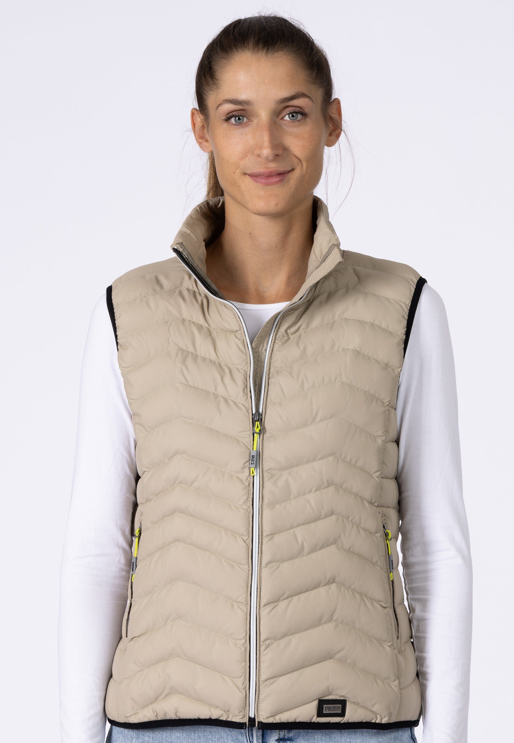 DEPROC Active Steppweste RANJA CS Women Outdoorweste, Funktionsweste mit Kapuze crockery