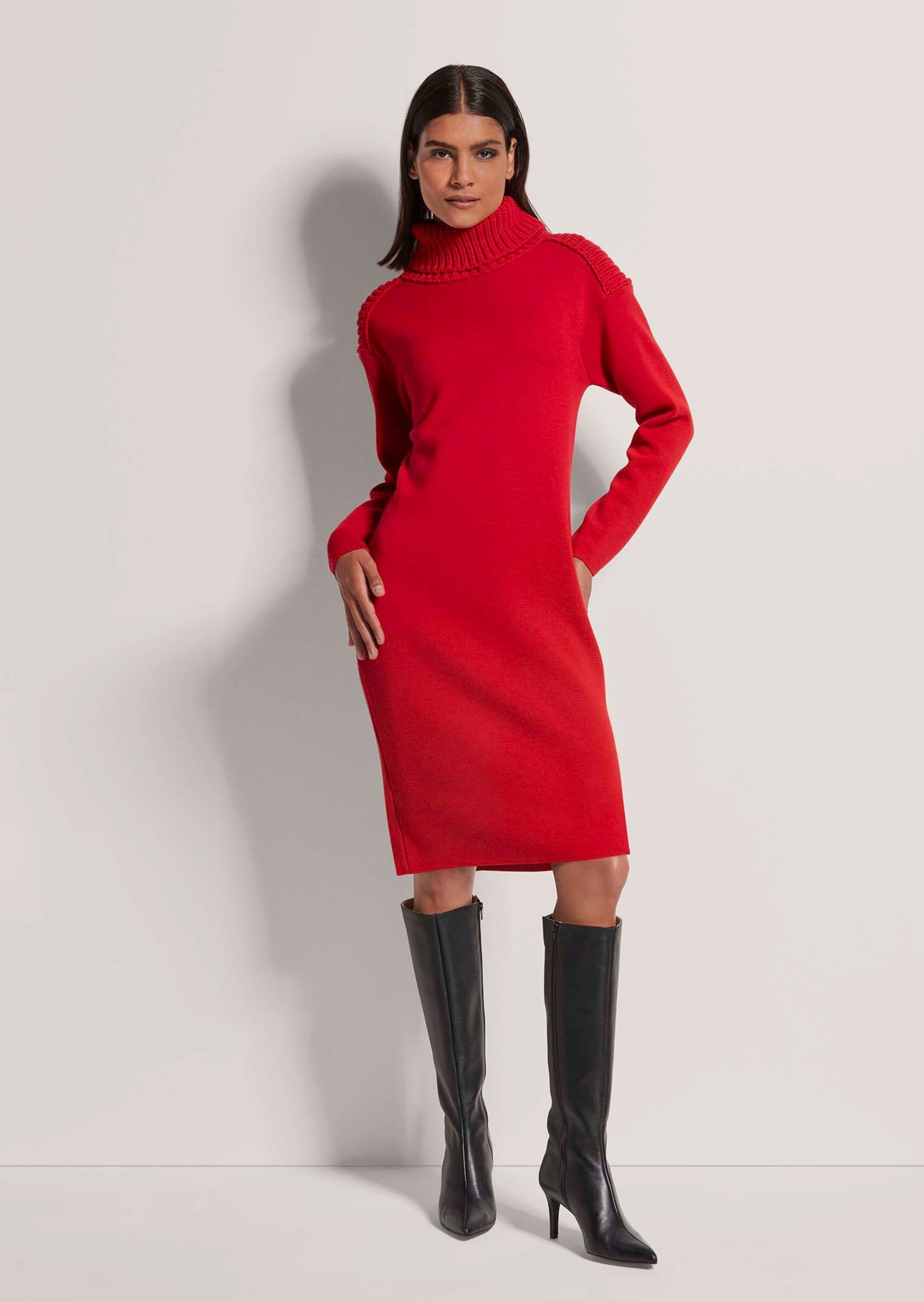 Strickkleid Legeres Strickkleid mit weitem Rollkragen