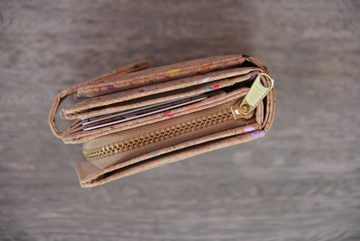 BY COPALA Geldbörse Portemonnaie aus Kork mit Extra-Fach und Zipper, Dieses Kork Portemonnaie ist handmade & vegan