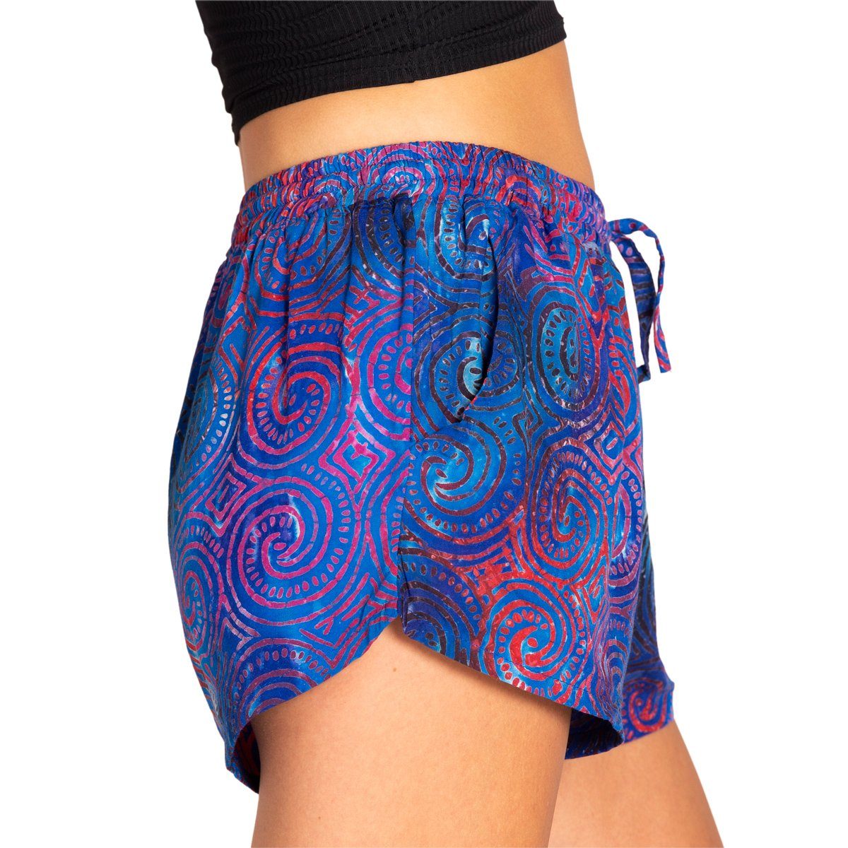 PANASIAM Shorts Damen Shorts Wachsbatik für Strand Yoga oder Meditation farbecht und angenehm zu Tragen Relaxshorts Damenshorts kurze Sporthose