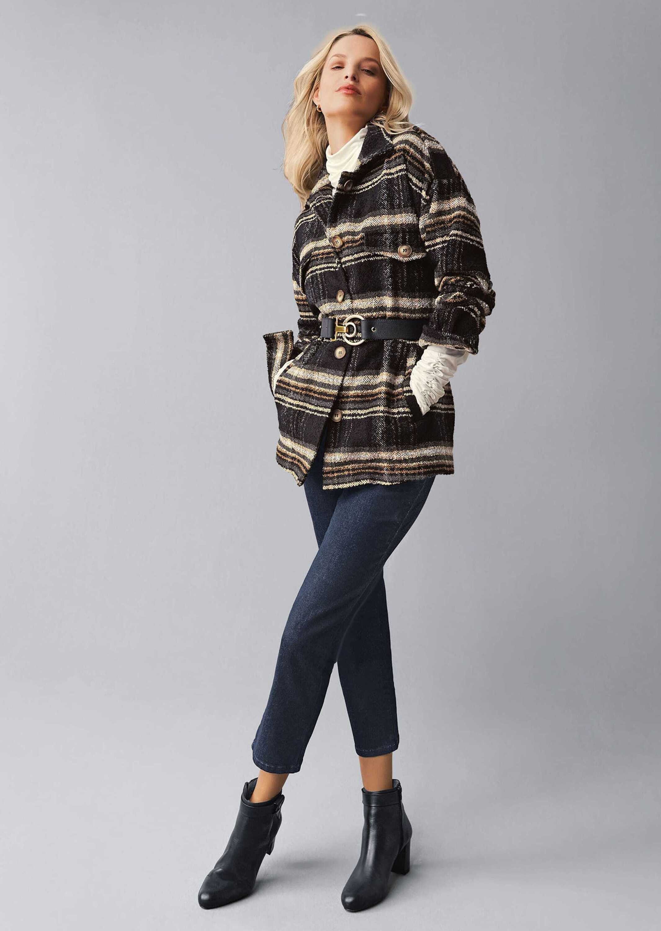 MADELEINE Outdoorjacke Jacke in modisch lässigem Look