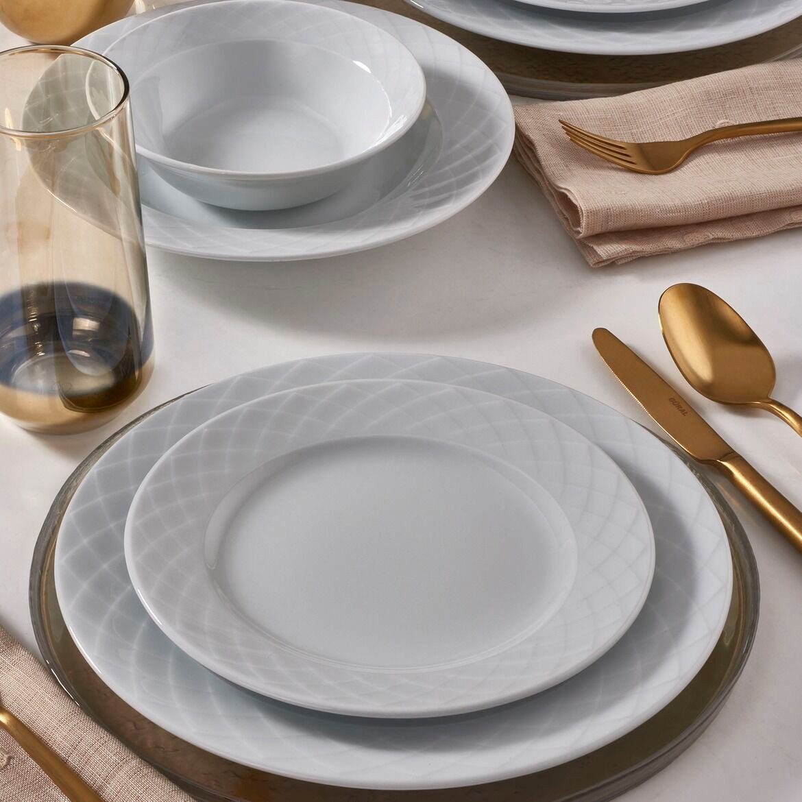 GÜRAL Porselen Tafelservice ALFA (24-tlg), 6 Personen, Porzellan, Elegantes Weiß, robustes Porzellan