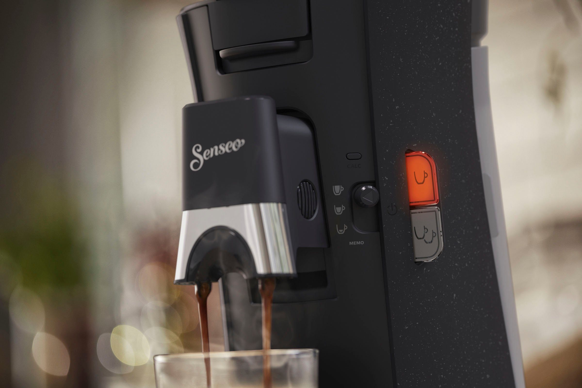 Memo-Funktion, Kaffeespezialitäten, recyceltem Philips ECO Senseo (Wert CSA240/20, 37% Kaffeepadmaschine €14,-UVP) Plastik, +3 Select aus Gratis-Zugaben