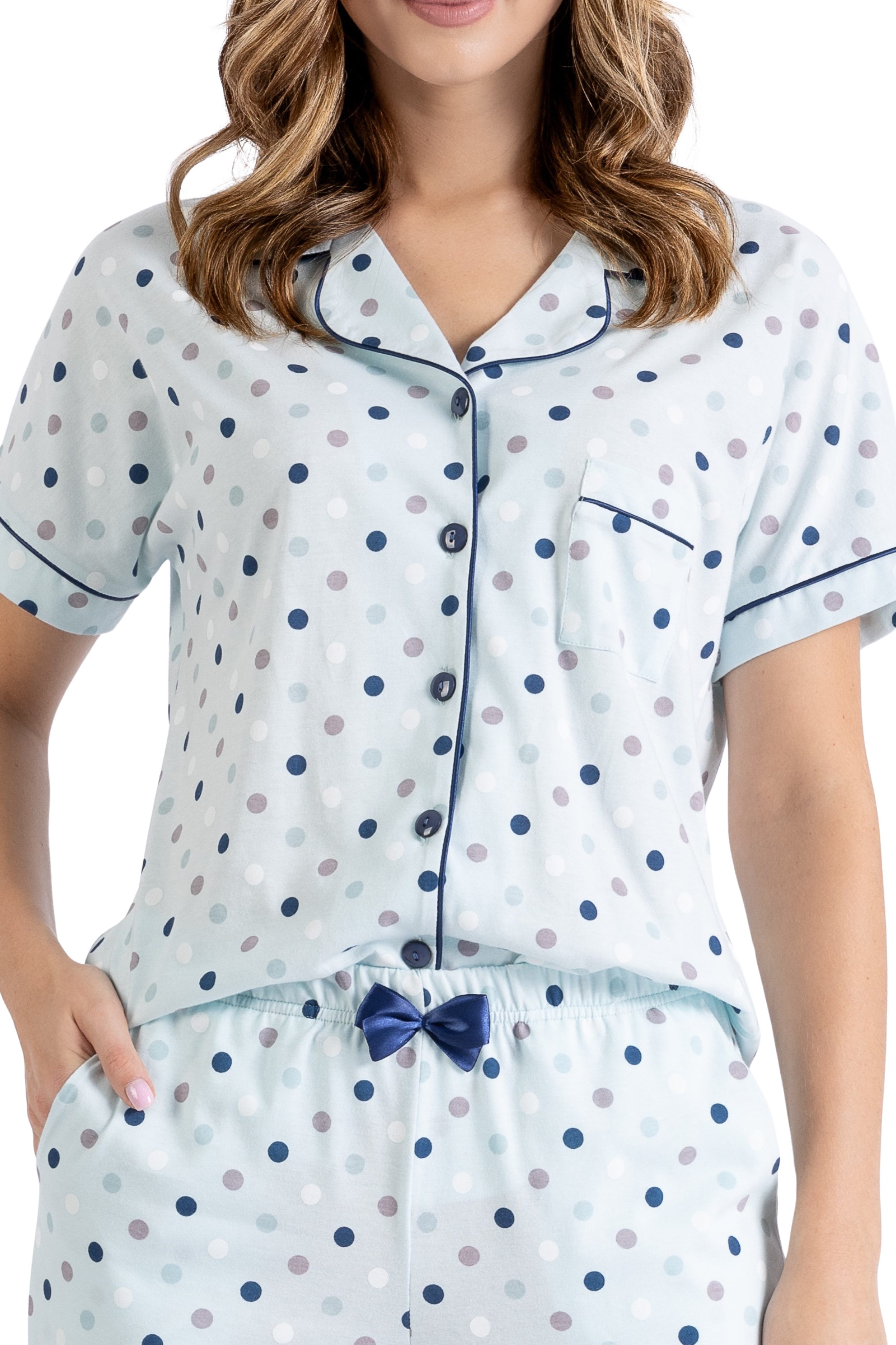 COOLISMO NIGHTWEAR Pyjama Damen Pyjama 7/8 Baumwolle geknöpft (2 tlg) hellblauer Schlafanzug mit Punkte-Druck, Satinpaspel & Satinschleife – Bild 5 von 5