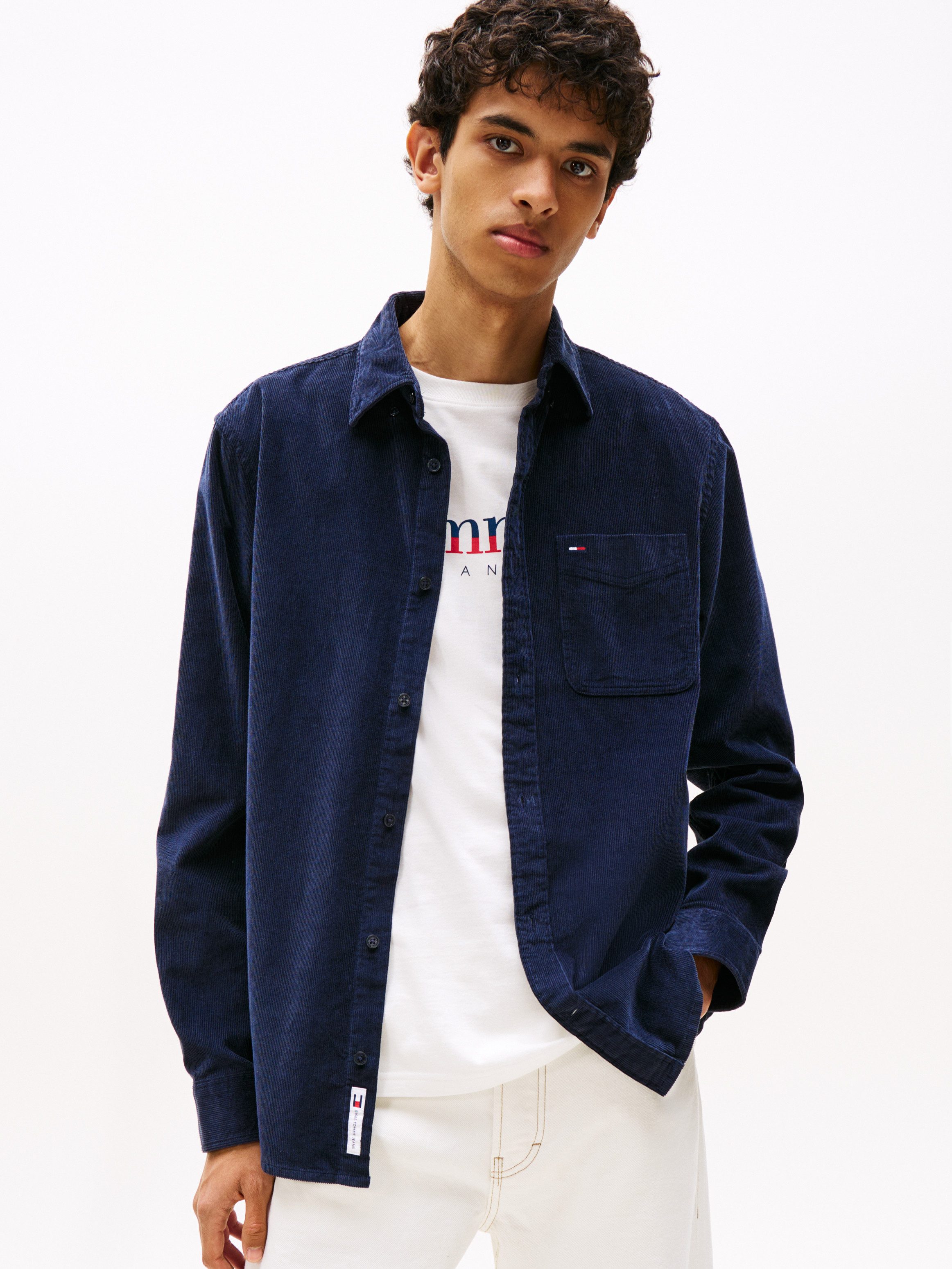 Tommy Jeans Langarmhemd TJM BABY CORD SHIRT EXT Cordhemd Regular Fit, Button-down-Kragen