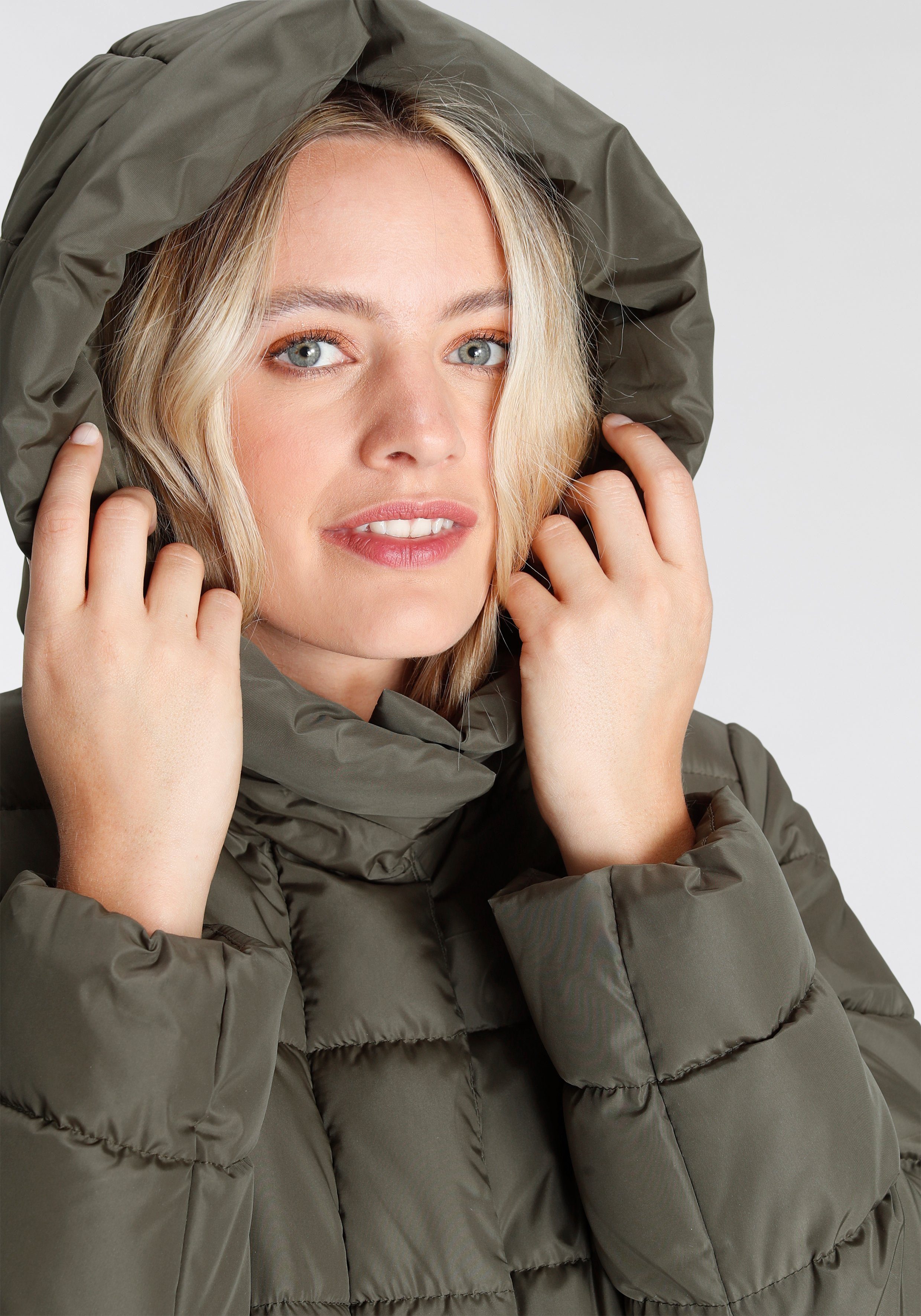ONLY Steppmantel ONLTINA – Puffermantel mit Premium-Füllung und verdecktem Zipper regular fit, casual, Steppware, Kunstfaser, hochschließend – Bild 4 von 5