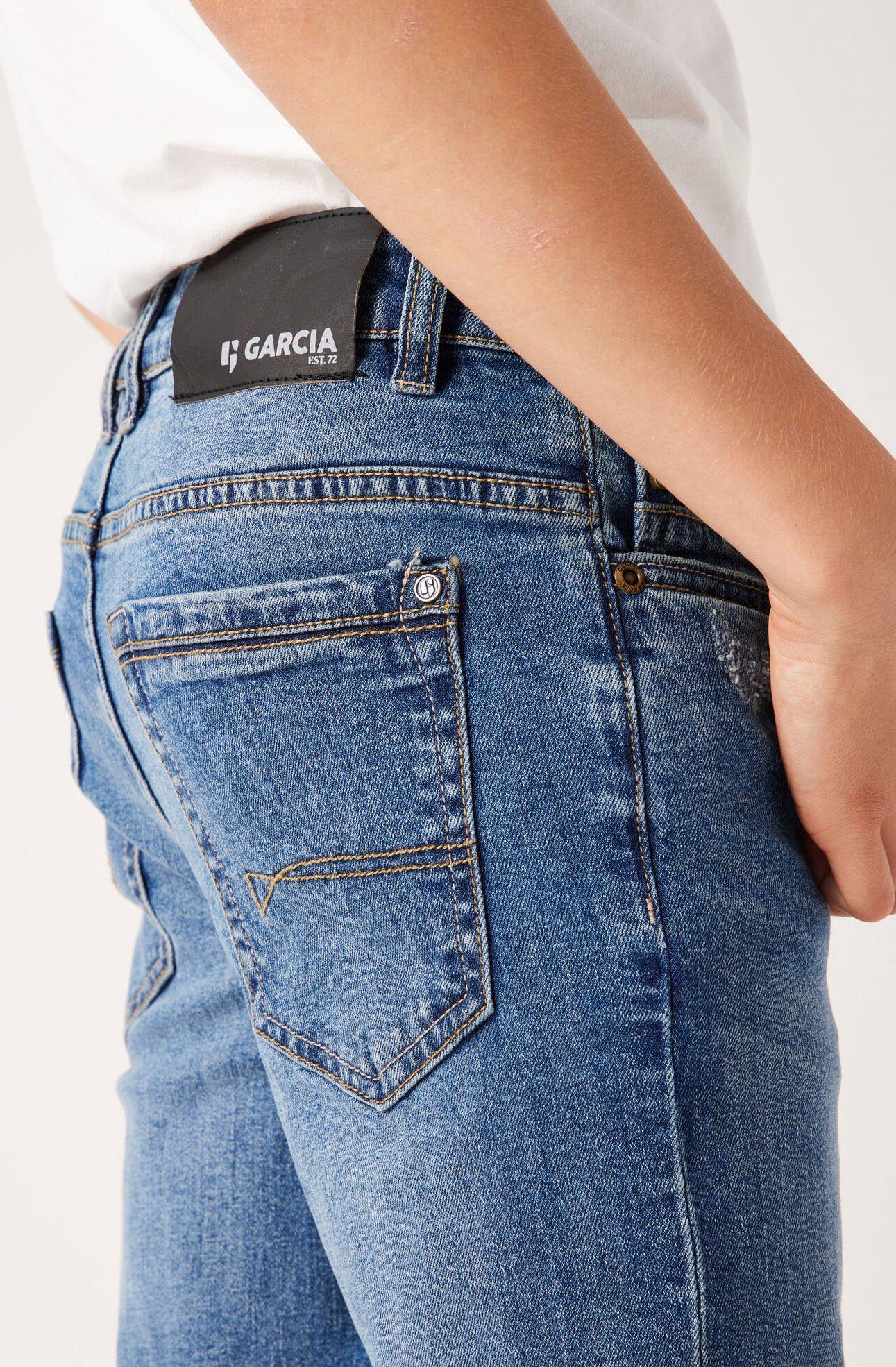 Garcia 5-Pocket-Jeans Lazlo mit Destroyed-Detail am light used BOYS Knie, for