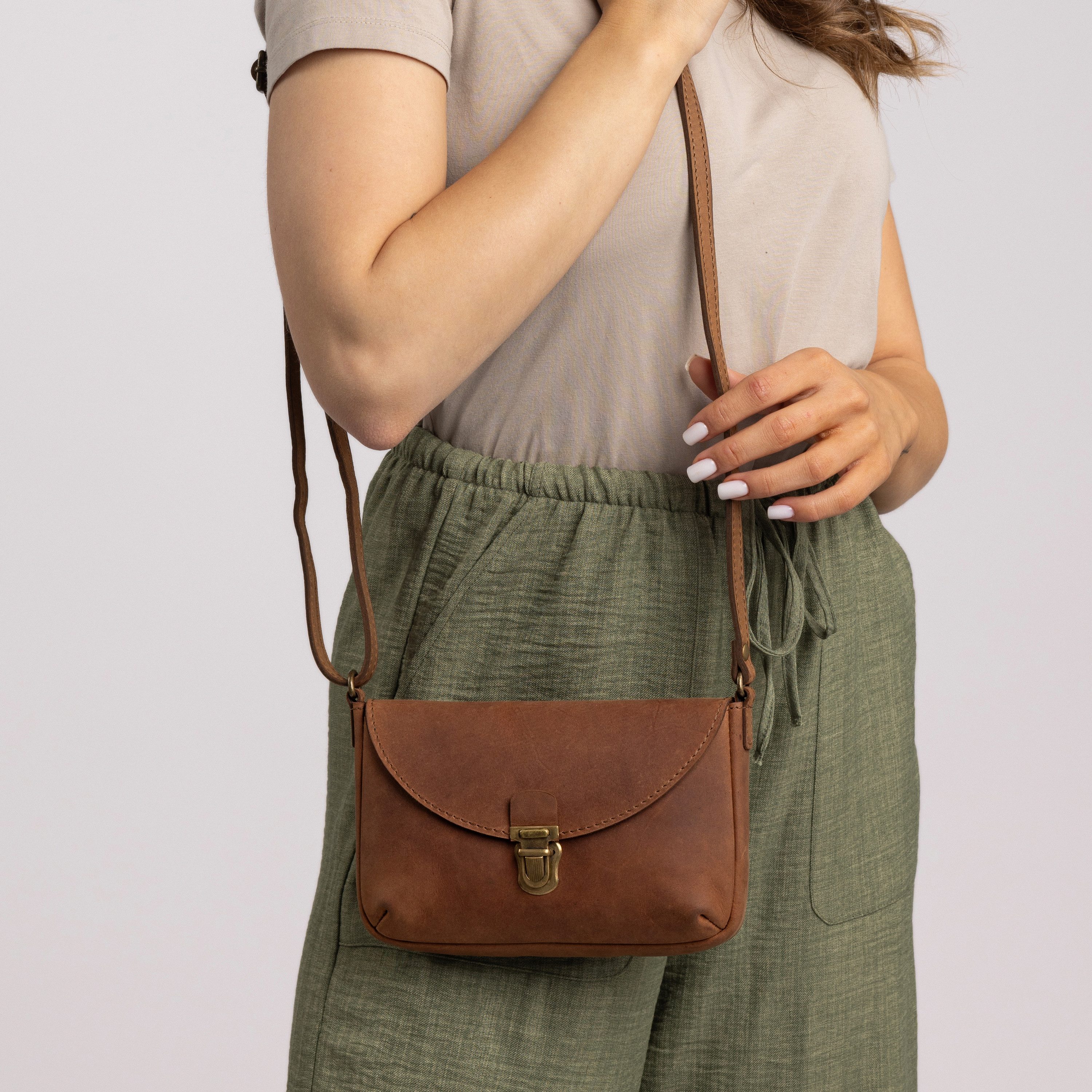 Gusti Leder Umhängetasche Gusti Leder Umhängetasche Carole (1-tlg) günstig online kaufen
