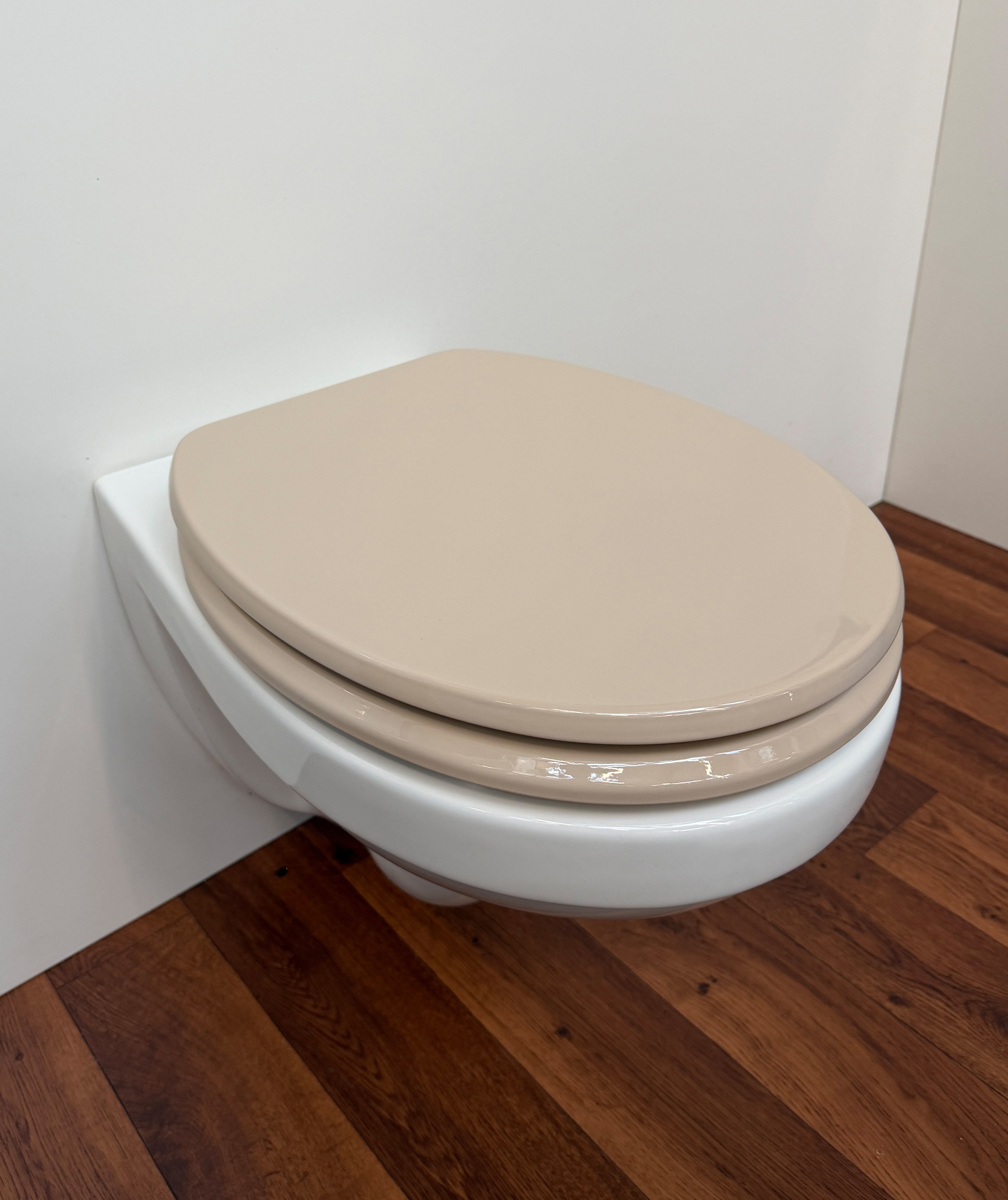 welltime WC-Sitz Classic Colours, Kratzfester Klo-Sitz mit einem Holzkern und Absenkautomatik