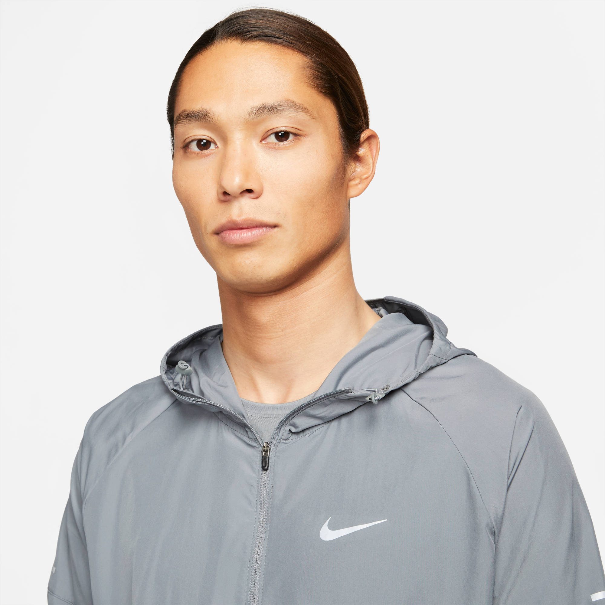 Nike Laufjacke Repel Miler Men's Running Jacket mit Kapuze, wasserabweisend, verstaubares Design, für nasses Wetter