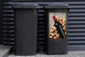 MuchoWow Wandsticker Weinflasche in einer Weinkiste (1 St), Mülleimer-aufkleber, Mülltonne, Sticker, Container, Abfalbehälter