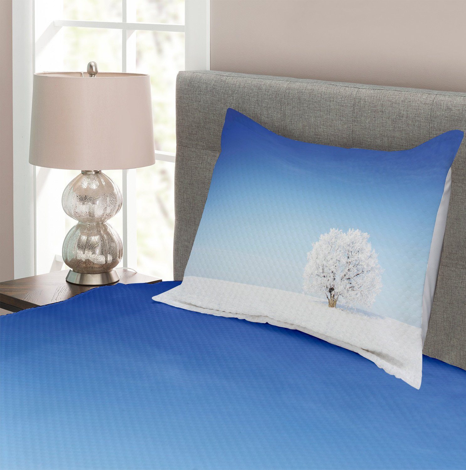 Waschbar, Tagesdecke Kissenbezügen Blau Set mit Abakuhaus, Snowy-Gebiet Allein Baum
