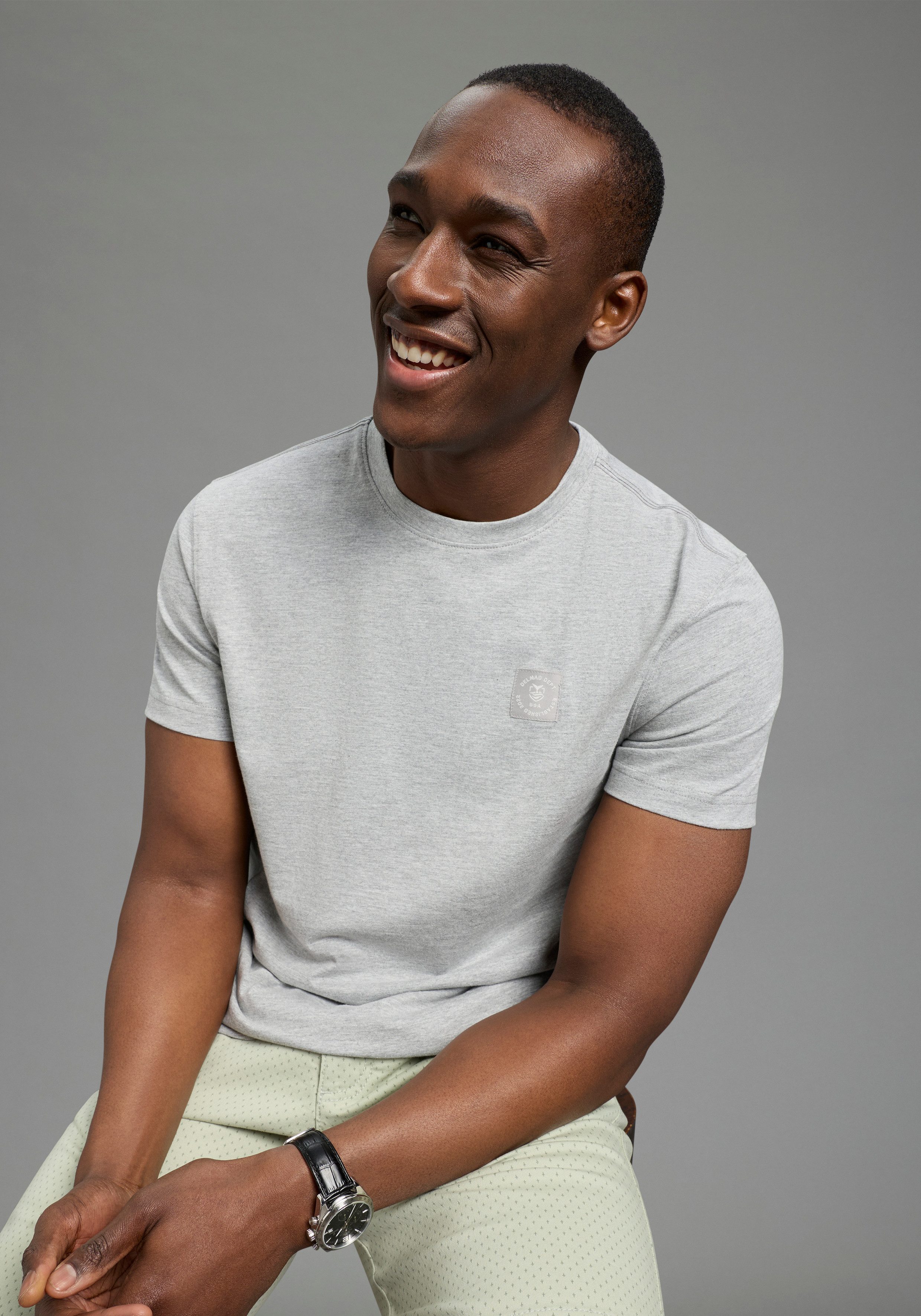 DELMAO Rundhalsshirt Neue Kollektion! (2er-Pack) normale Passform, kurzarm, mit Rundhalsausschnitt, bedruckt