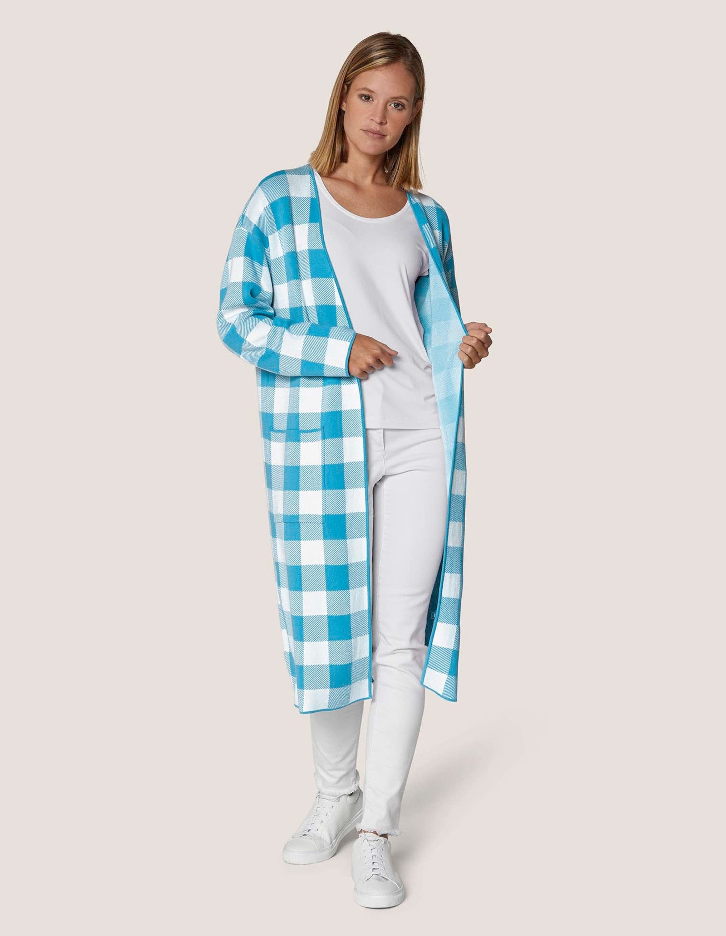 MADELEINE Kurzmantel Karo-Jacquard Mantel, Oversized Modernes Karo-Design, besonderer Kragen, offen tragbar