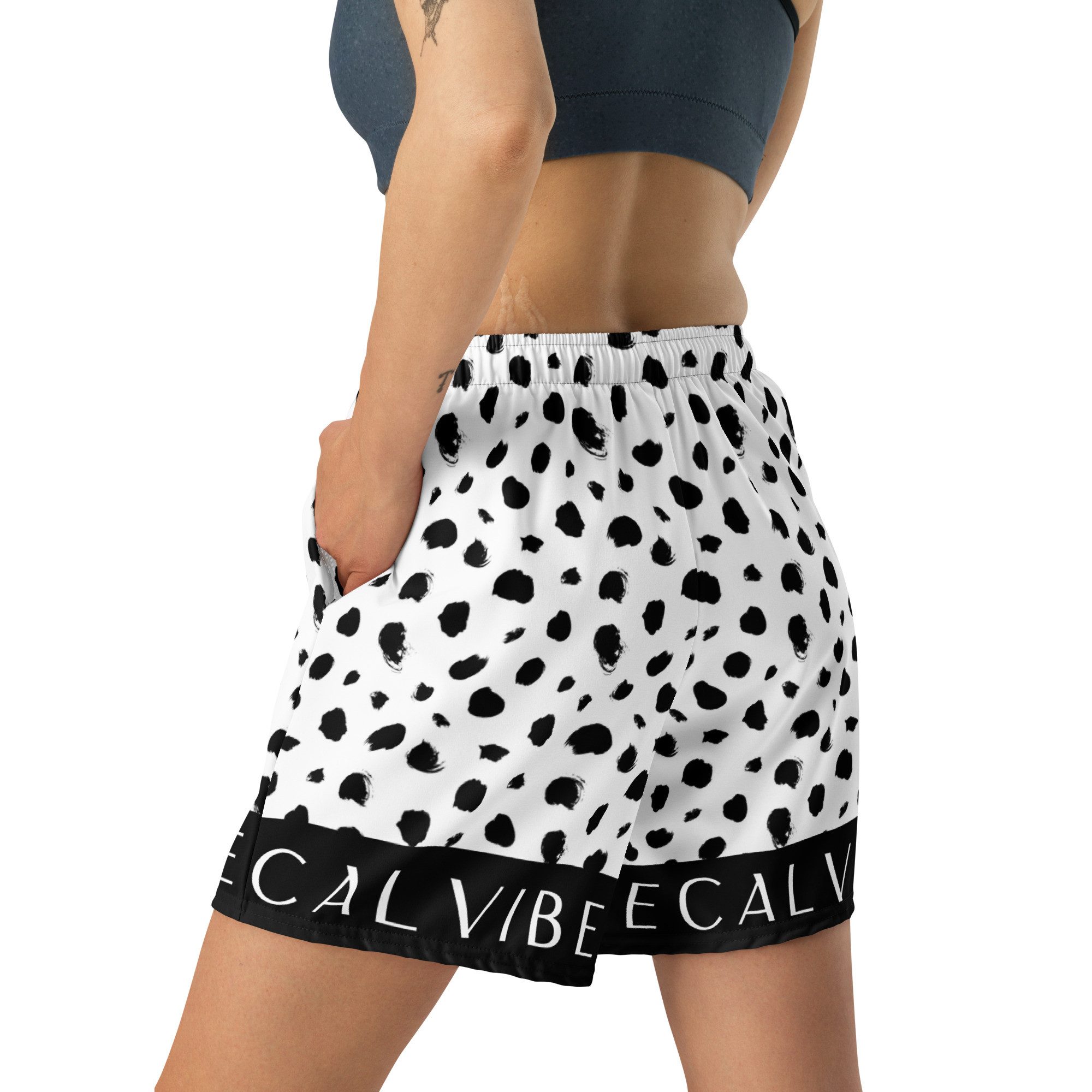 DECALVIBES Trainingsshorts Multifunctional Damen Sport Shorts Ultimate Dalmatiner Dots 4-Wege-Stretch, atmungsaktiv, elastischer Bund, vielseitig einsetzbar