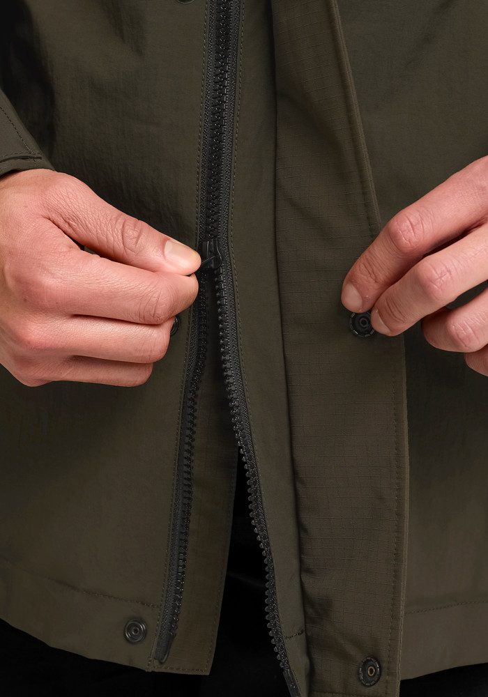 Jack Wolfskin Winterjacke GLACIER SHIELD JKT M für Wandern und Trekking, atmungsaktives Gewebe, mit fünf Taschen