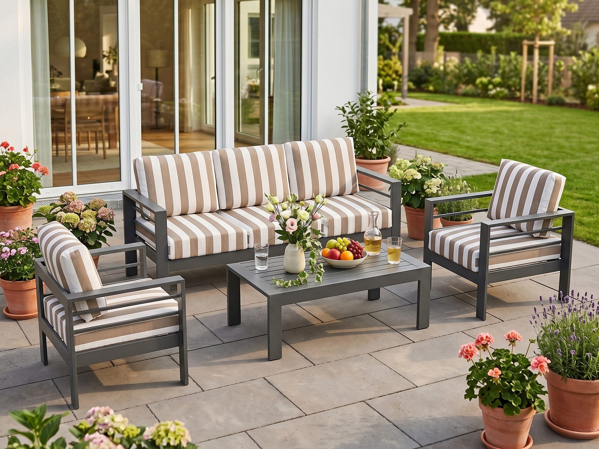 MeXo Gartenlounge-Set Gartenmöbel Set 4-5 Personen Aluminium Wetterfest, (12cm Deluxe Relax-Sitzkissen mit gestreiftem Wechselbezug, 4-tlg., Belastbarkeit pro Sitzplatz 140kg), Lounge Gartenmöbelset mit Tisch, Luxus Relax