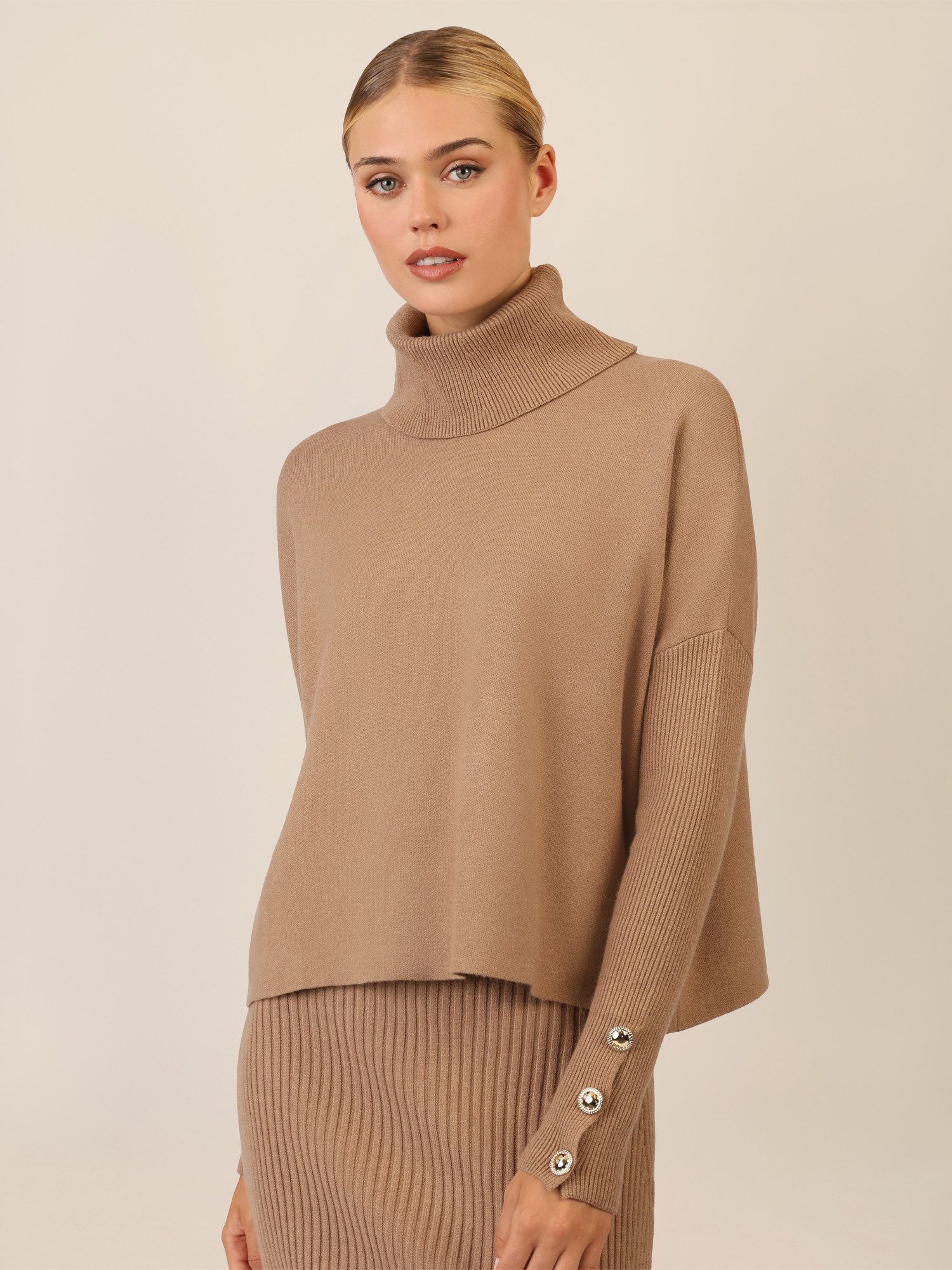 Apart Rollkragenpullover mit Rollkragen und Schmuckknöpfen günstig online kaufen