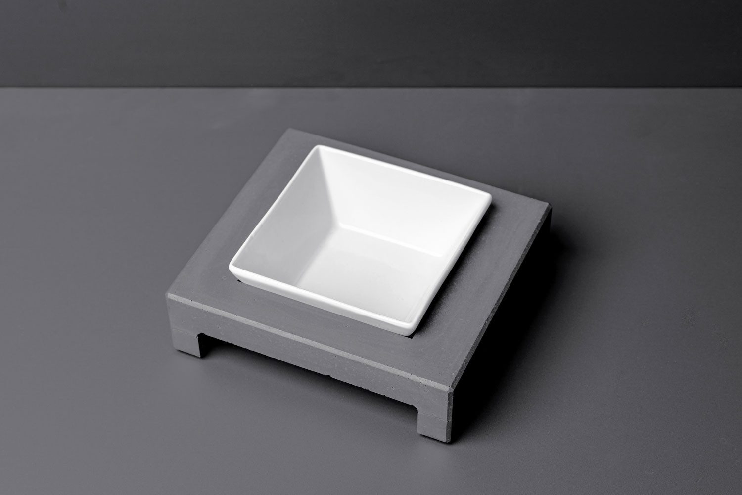 GRAURAUM Katzen-Geschirr Fressnapf aus Beton, inkl. Keramikschale