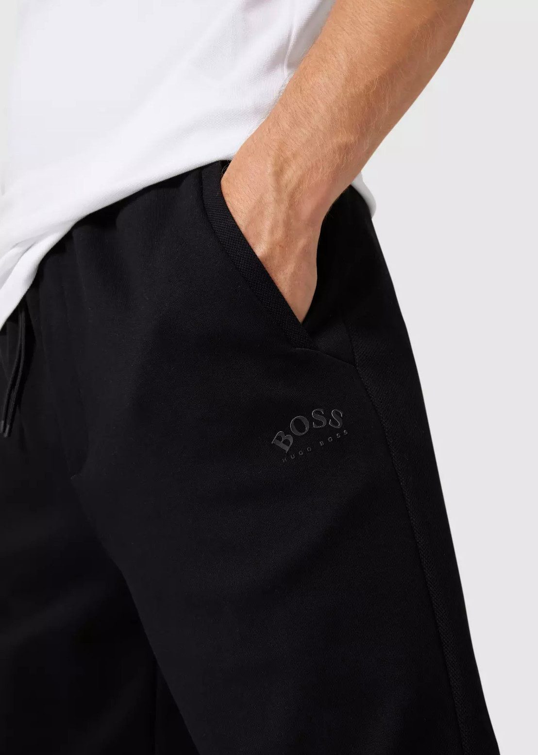 BOSS Sweatshorts Headlo Sport Bermuda Shorts Teil der exklusiven Gold Capsule-Kollektion von BOSS