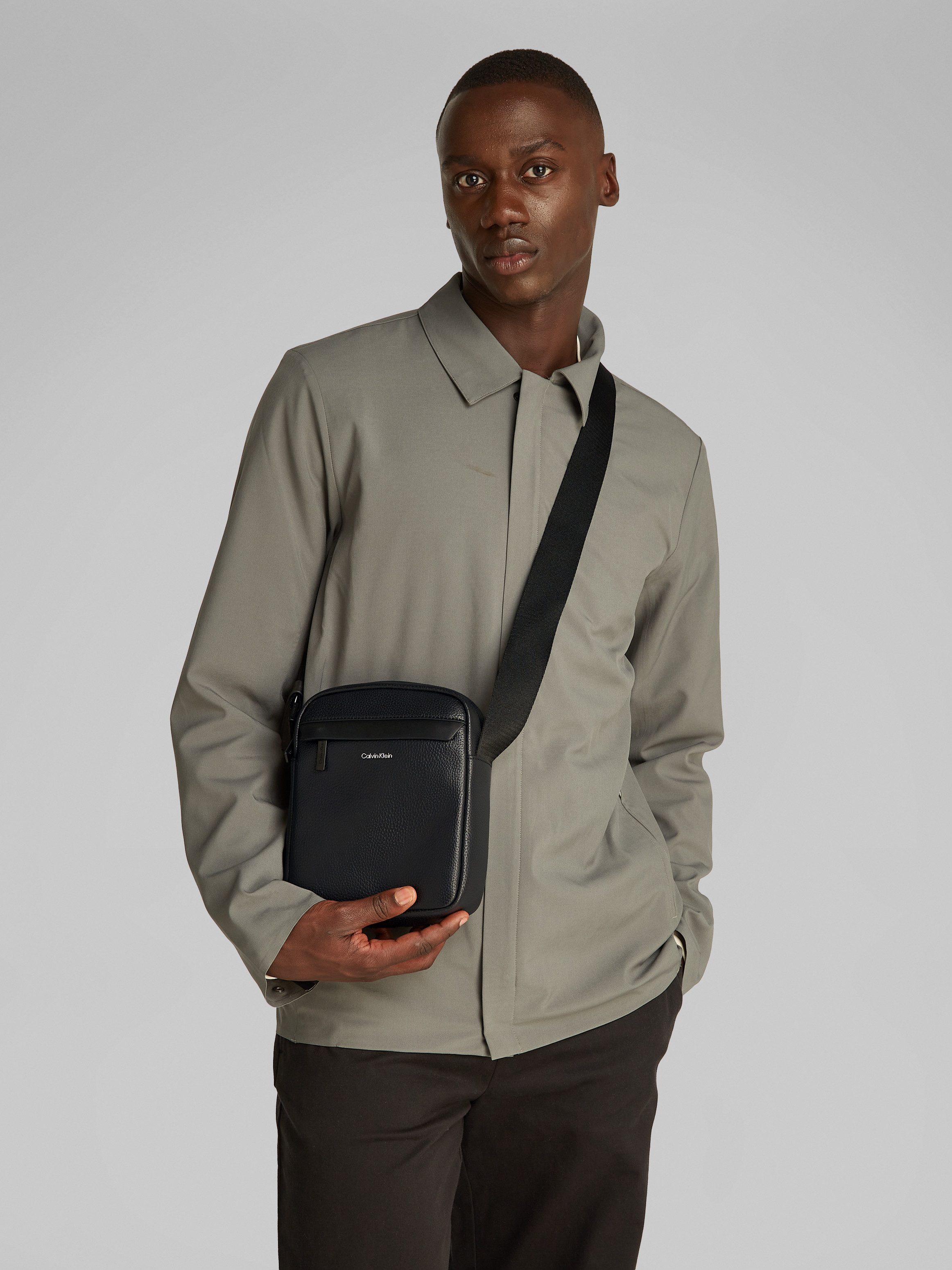 Calvin Klein Messenger Bag CK MUST günstig online kaufen