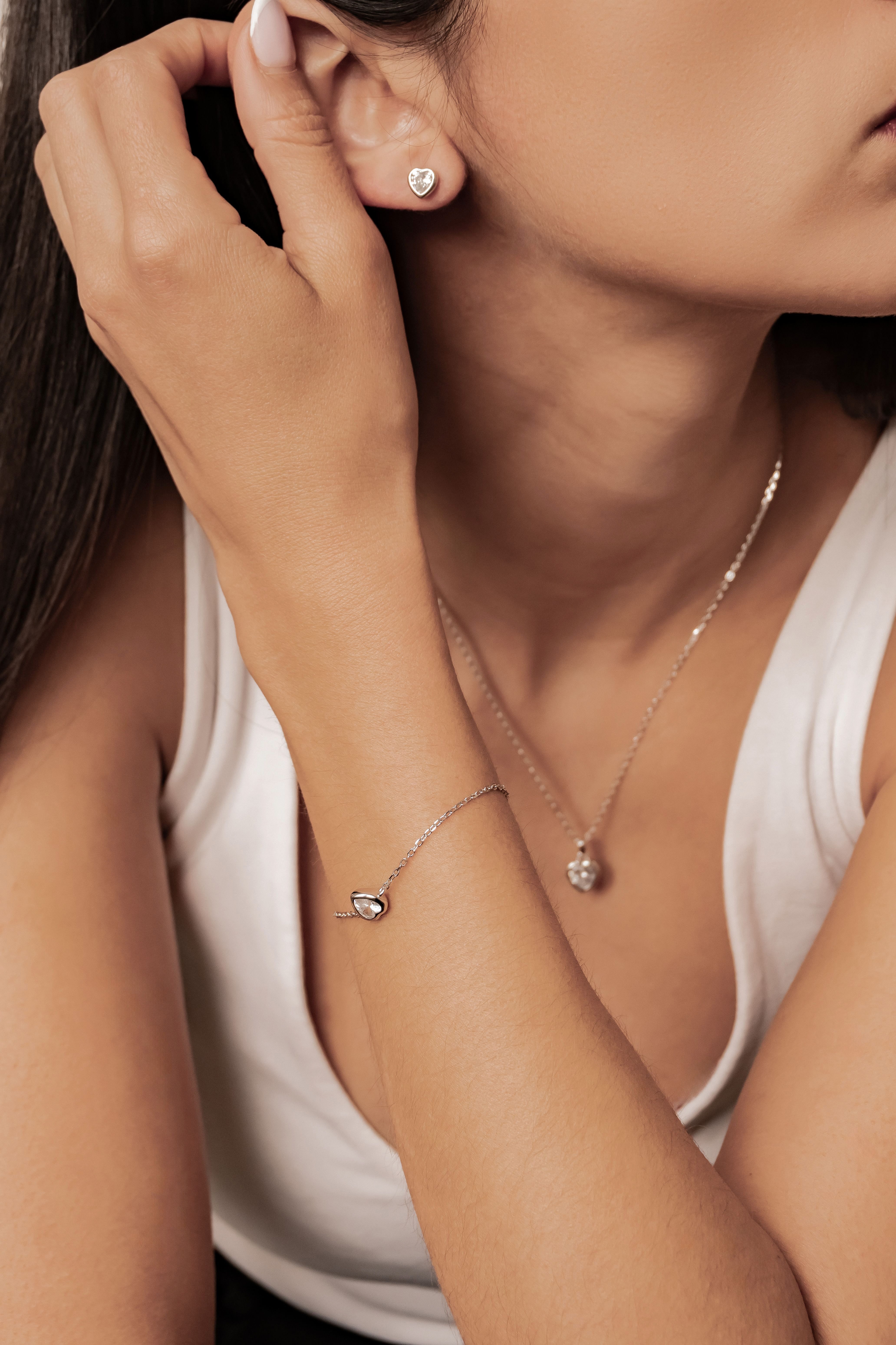Hey Happiness Schmuckset Lumina Herz, aus 925 Silber mit Zirkonia Herzen, Elegantes Damen Set mit Herz Kette, Armband & Ohrsteckern