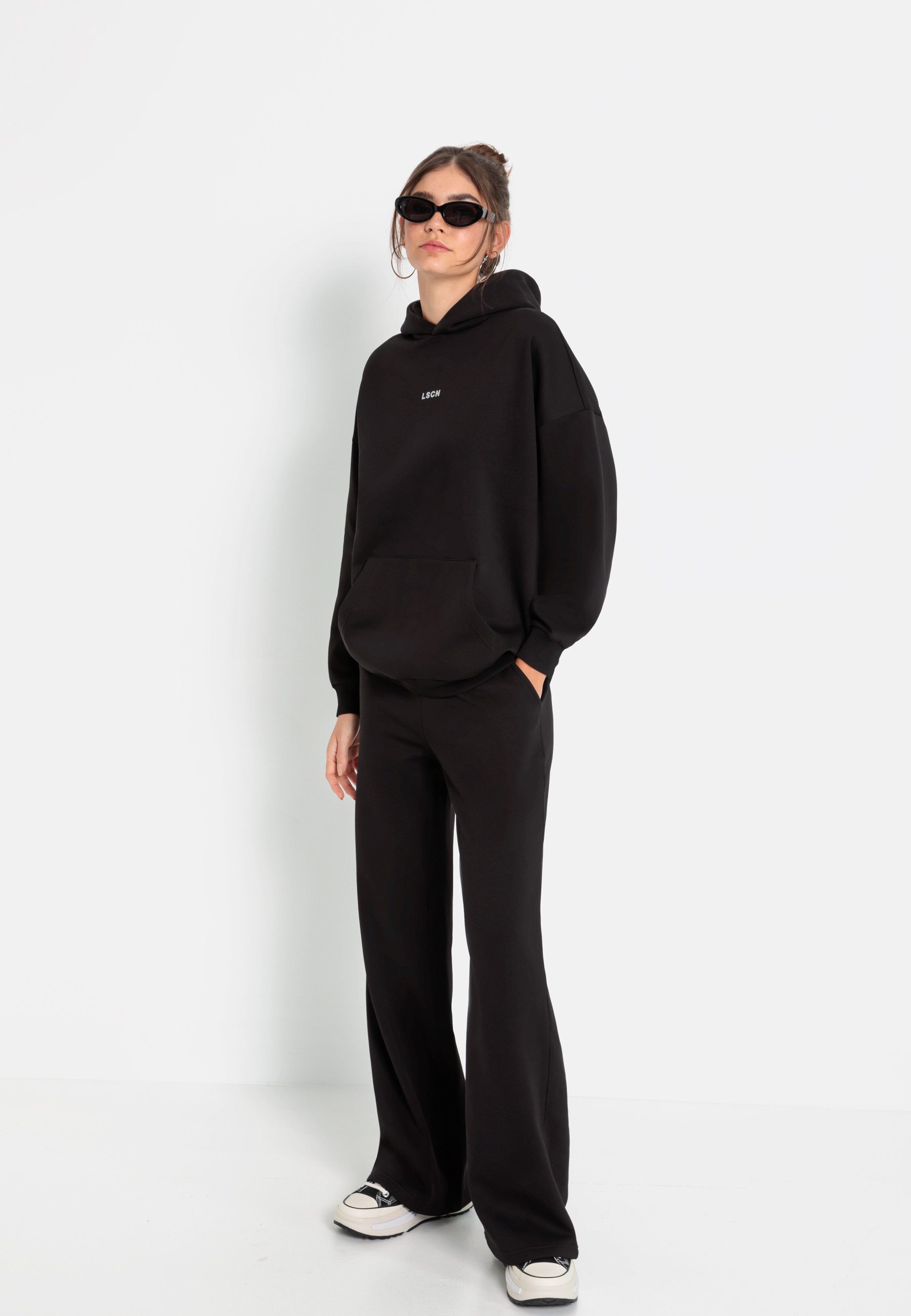 LSCN by LASCANA Hoodie mit aufgesetzter günstig online kaufen