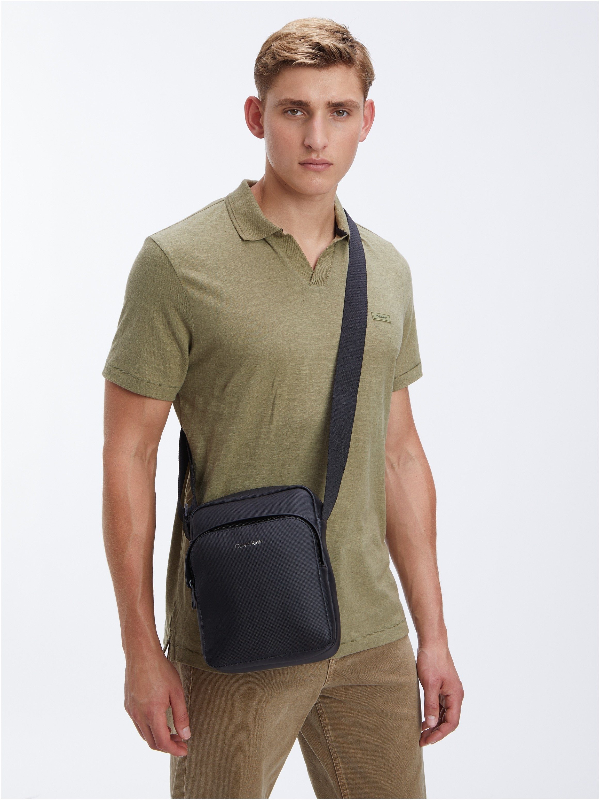 Calvin Klein MUST S CK W/PCKT, Schulterriemen REPORTER Mini Bag mit PIQUE