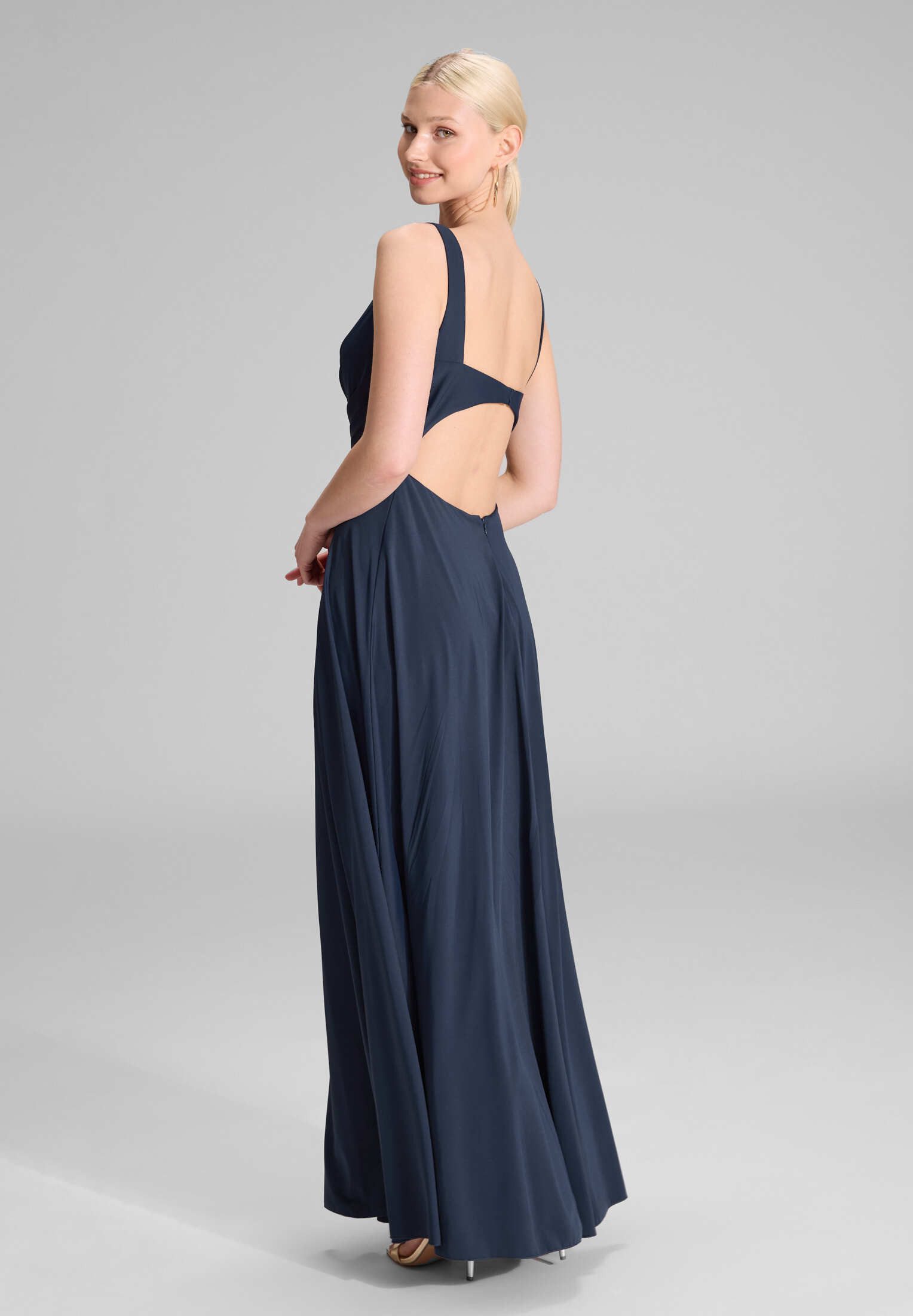 Hey Kyla Abendkleid - Fließendes Jerseykleid mit Rückenausschnitt Tailliert günstig online kaufen