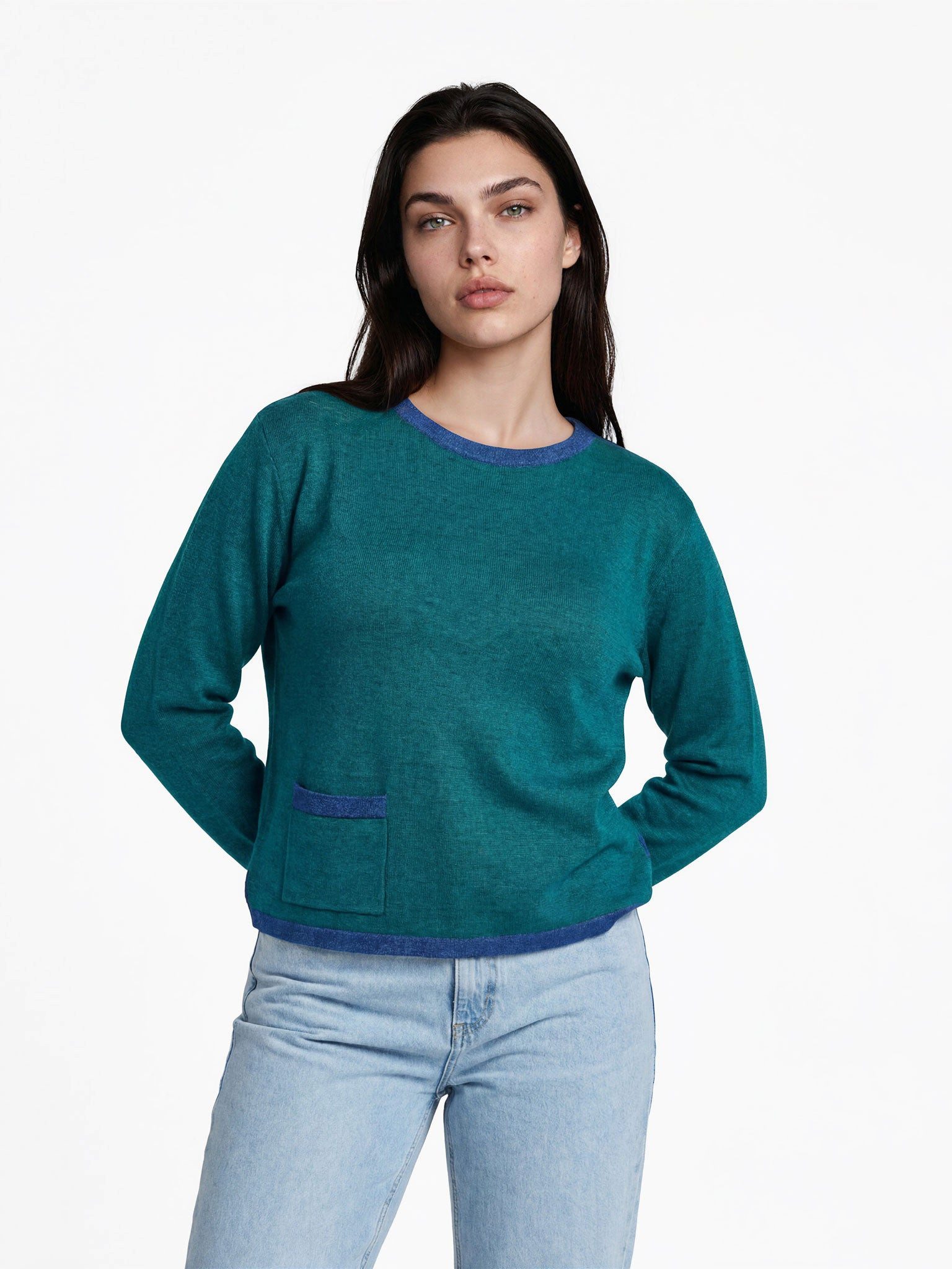 FRISTED Sweater Damen Bio-Baumwolle Rundhals Kontrastdetails Relaxed Fit Melange-Pullover mit aufgesetzter Tasche und seitlichen Schlitzen