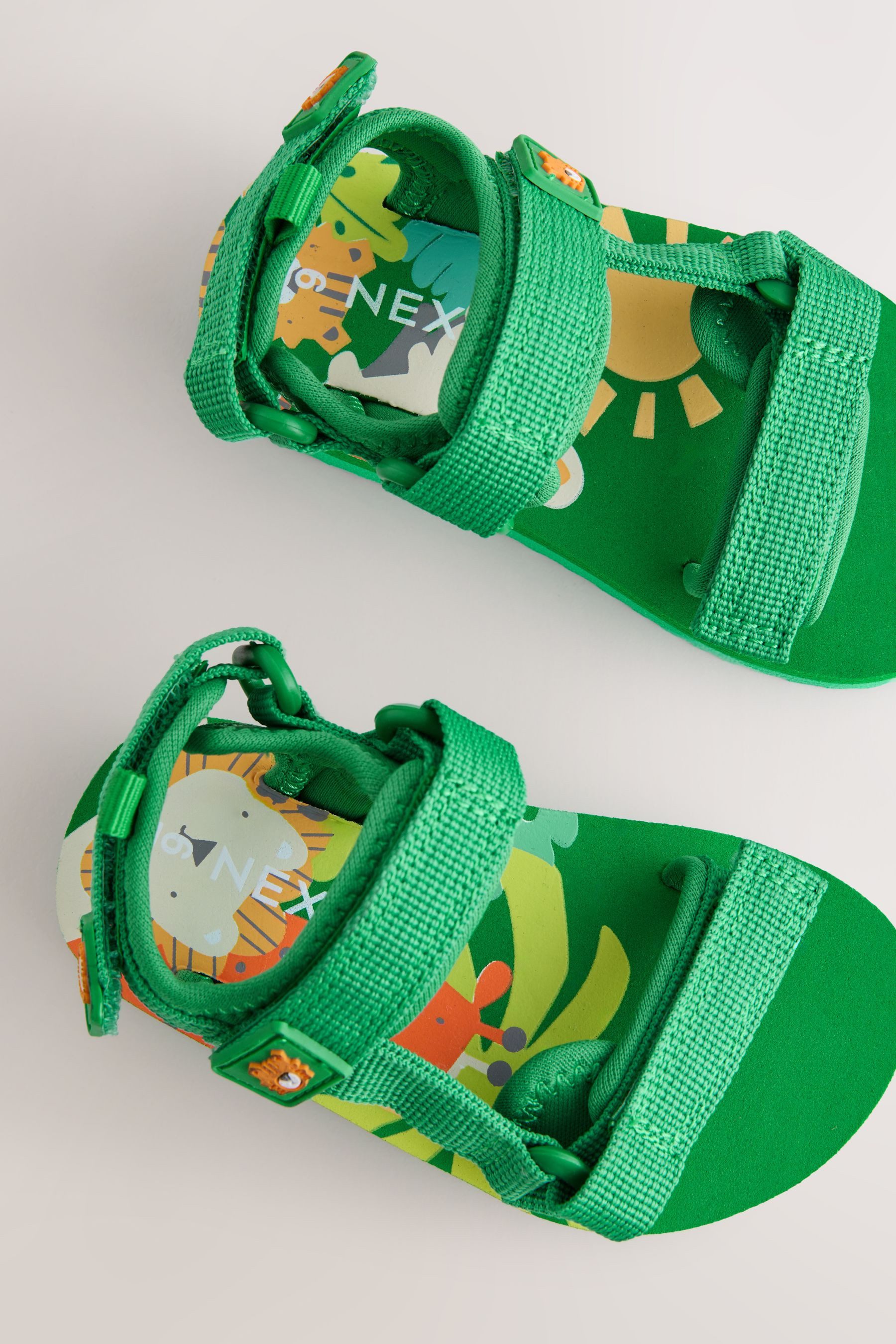 Next Trekking-Sandalen mit Klettverschluss Sandale (1-tlg)