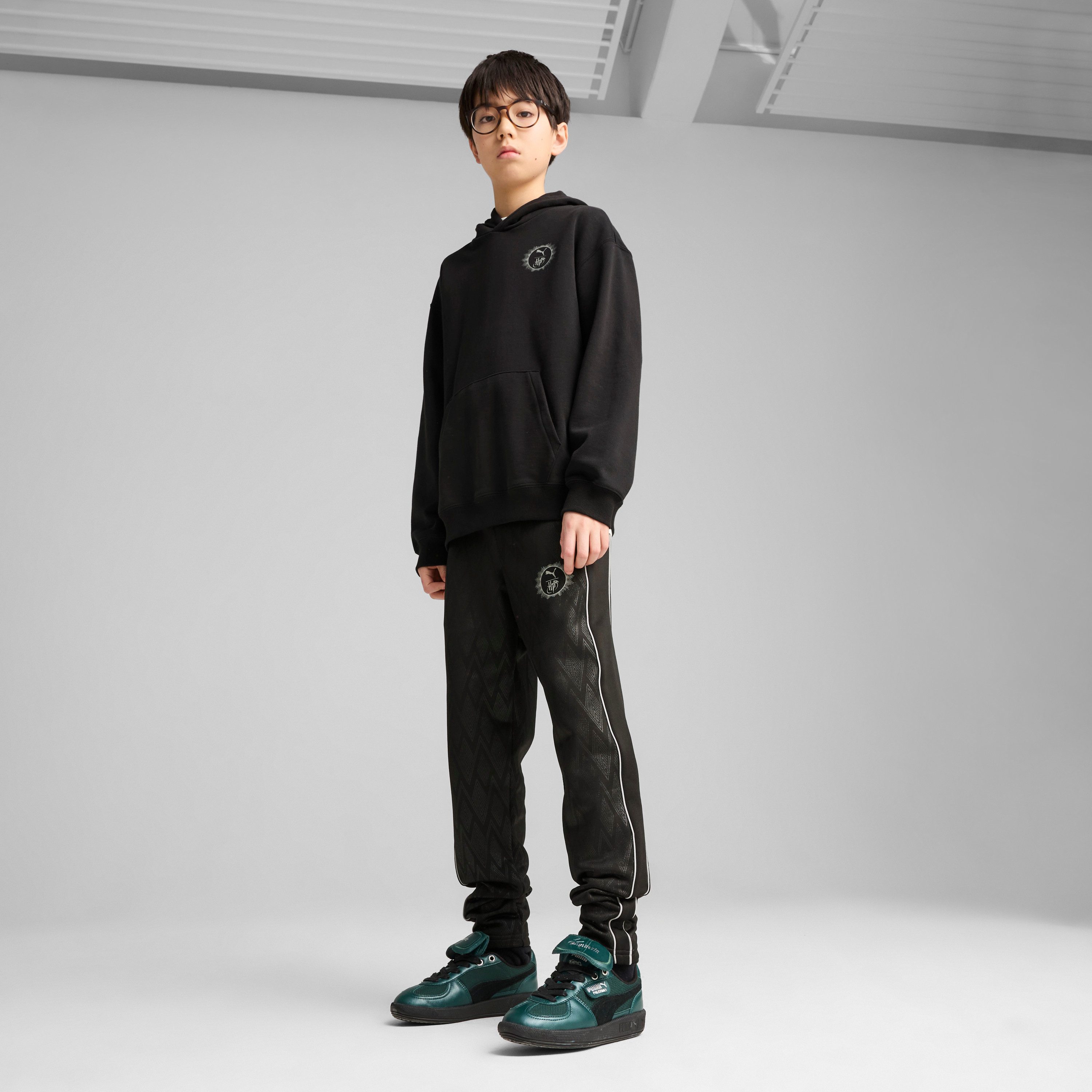 PUMA Kapuzensweatshirt X HARRY POTTER RELAXED GRAPHIC HOODIE TR mit Kängurutasche, mit gerippten Bündchen und Saum