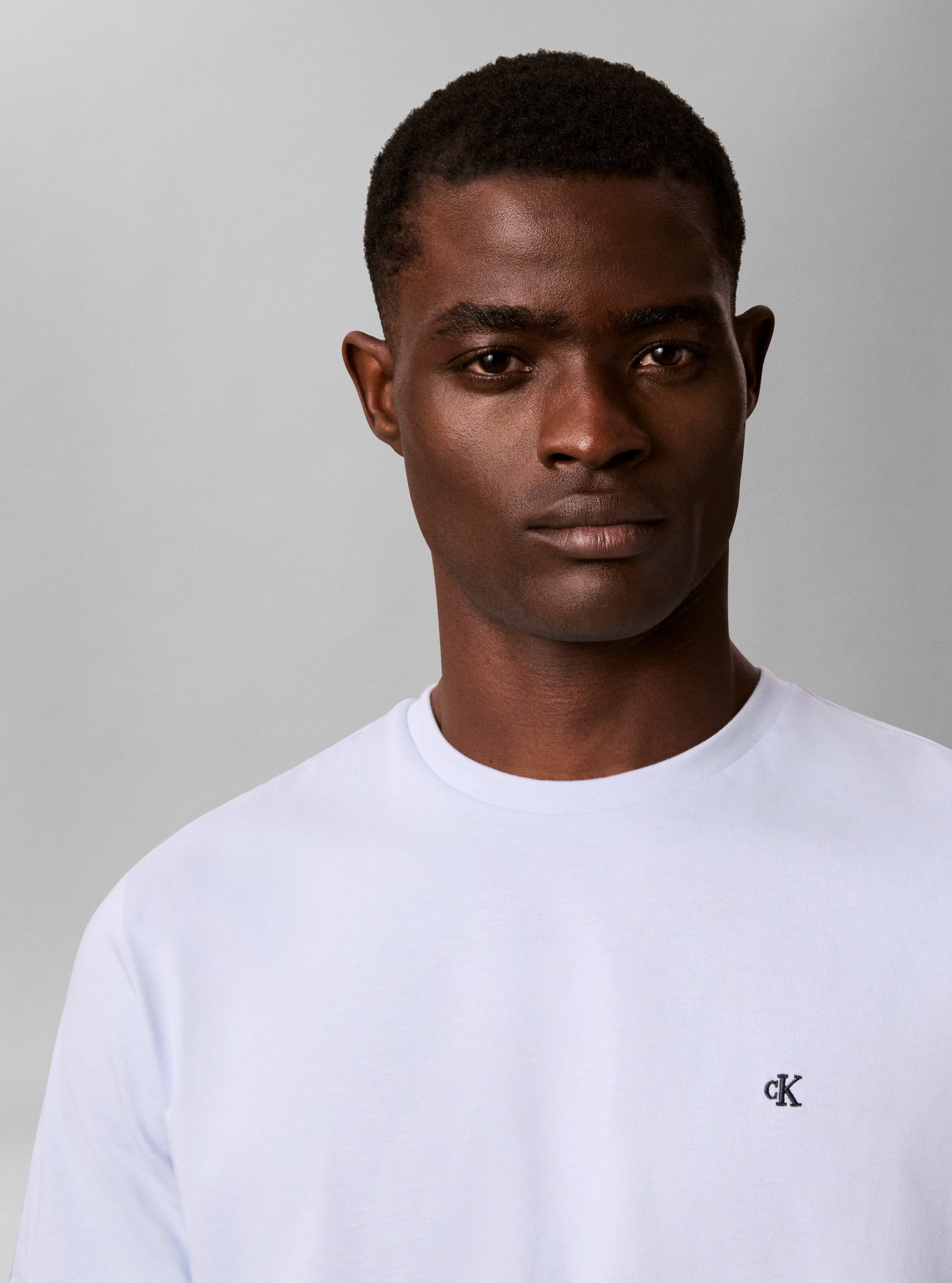 Calvin Klein Jeans T-Shirt CLASSIC MONOGRAM TEE Regular fit mit Rundhalsausschnitt – Bild 2 von 5