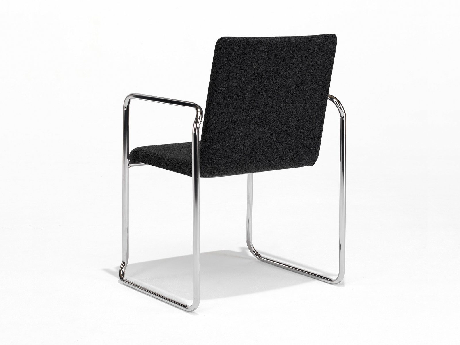 Mauser Sitzkultur Freischwinger, Armlehne-n, Konferenzstuhl mit Schwingstuhl im Schwarz Bauhaus-stil