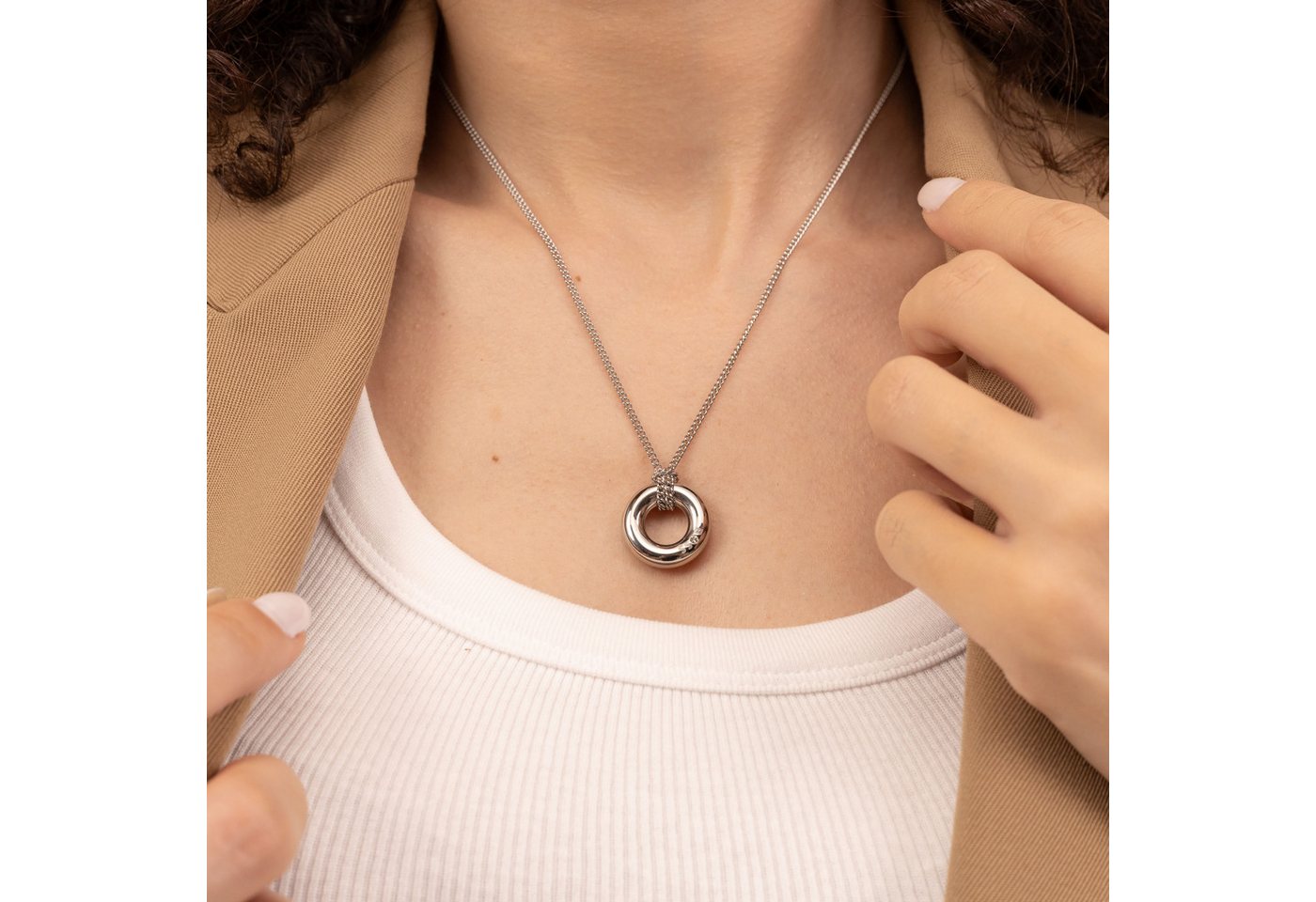 BOSS Kette mit Anhänger LIVE, Kreis, 15... BOSS Kette mit Anhänger LIVE, Kreis, 15...