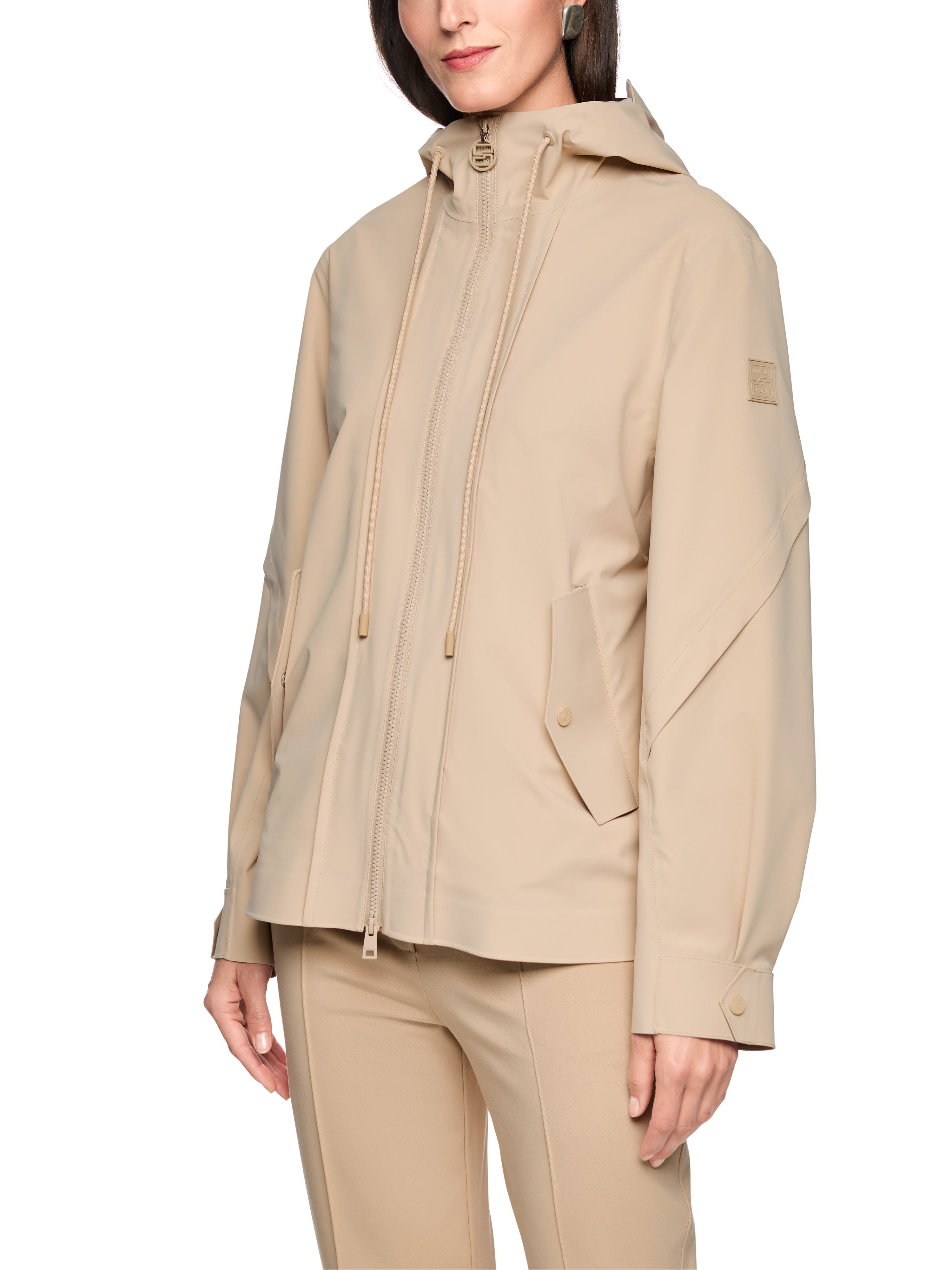 Marc Cain Outdoorjacke Ctiy Vibing Premium Damenmode Leicht mit Kapuze, locker geschnitten