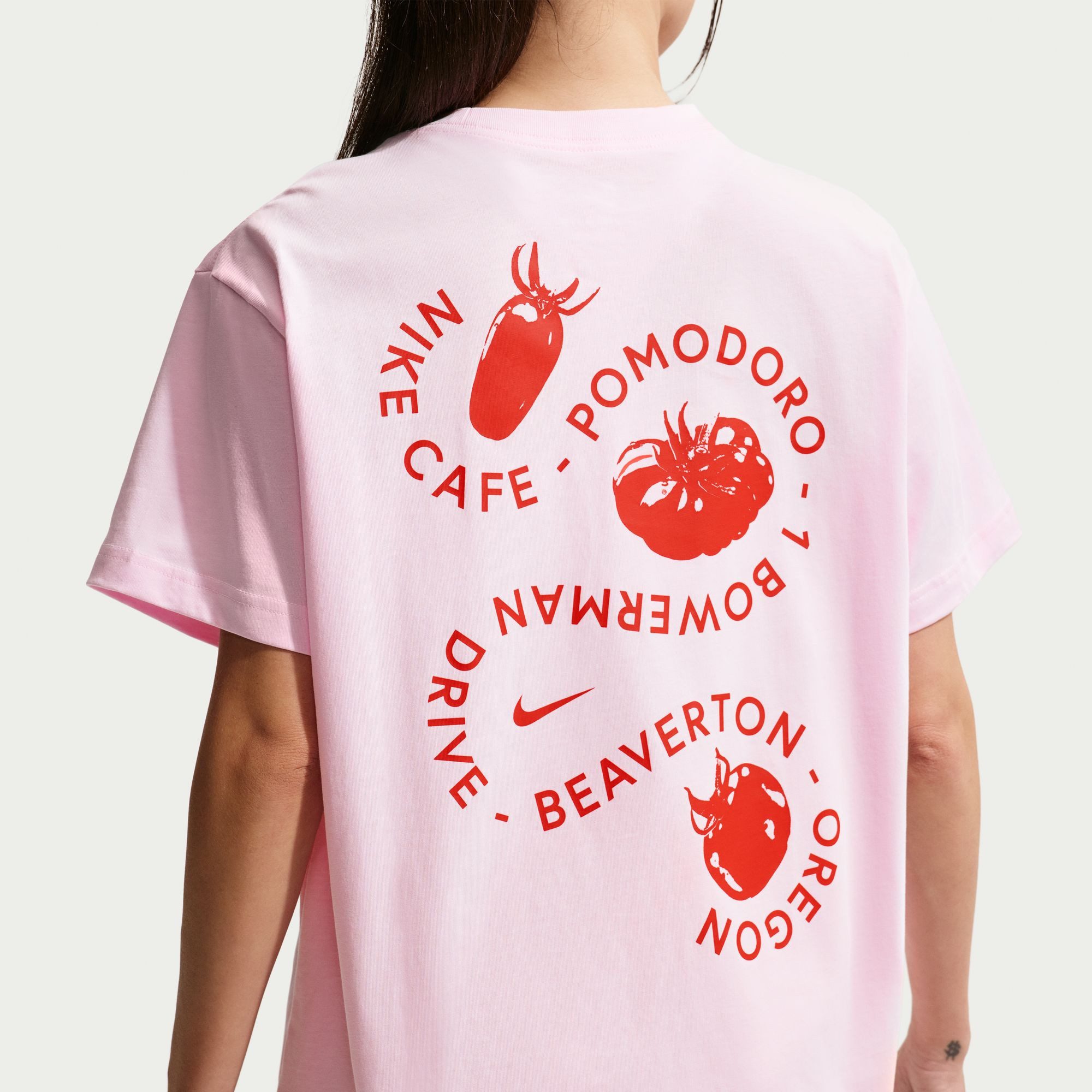 Nike Sportswear T-Shirt W NSW CLSC BF CAFE TOMATO TEE lockere Passform, aus Baumwolle, auch in großen Größen