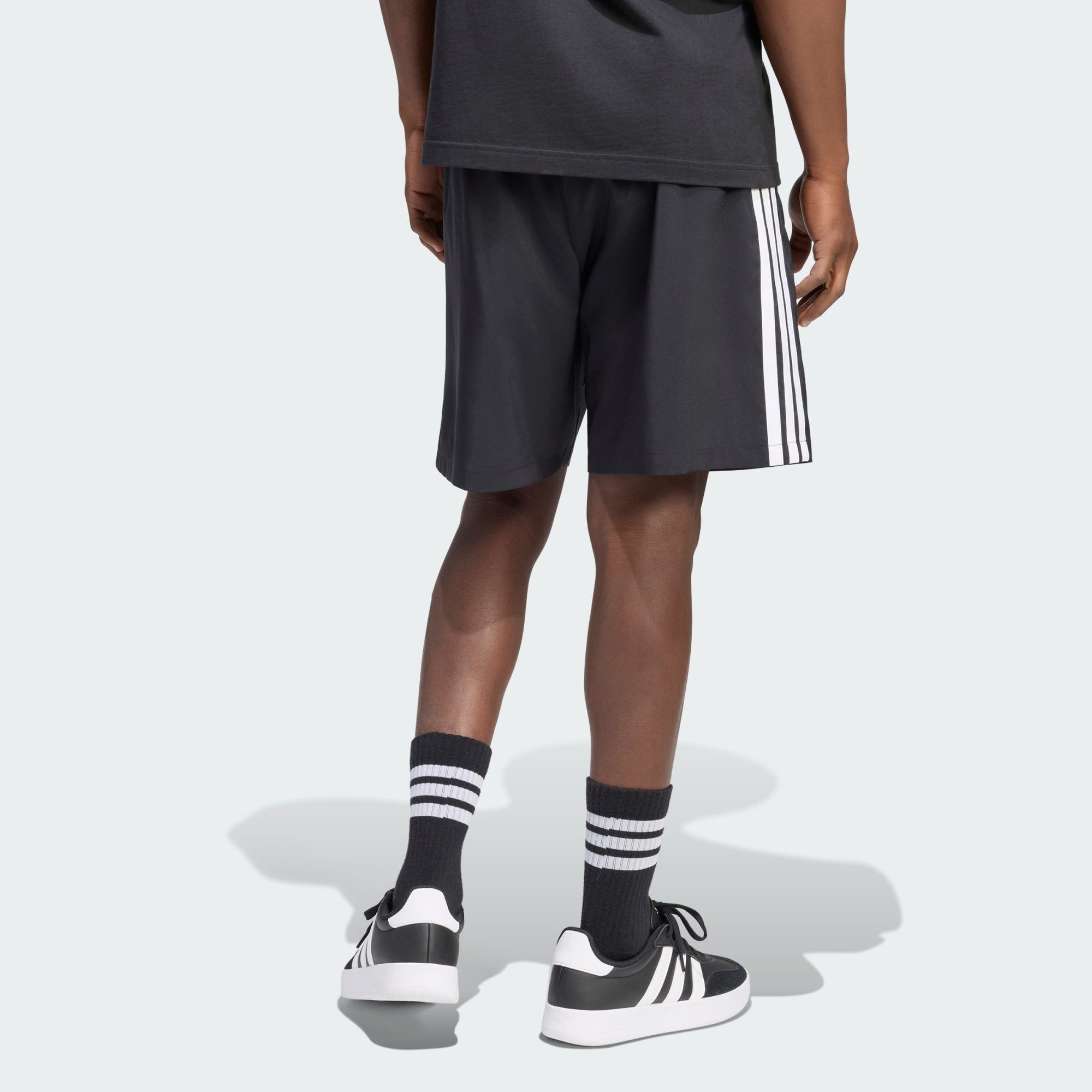adidas Sportswear Shorts ESSENTIALS 3-STREIFEN CHELSEA LITE SHORTS, GEWEBT (1-tlg)