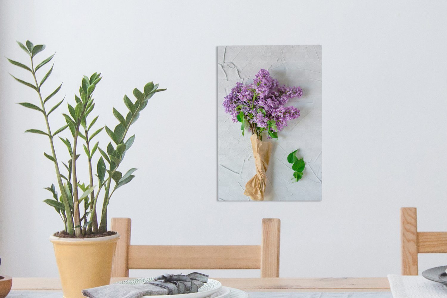 OneMillionCanvasses® Leinwandbild 20x30 fertig (1 Zackenaufhänger, Blumenstrauß aus cm Fliederblüten, Gemälde, bespannt Leinwandbild inkl. St)