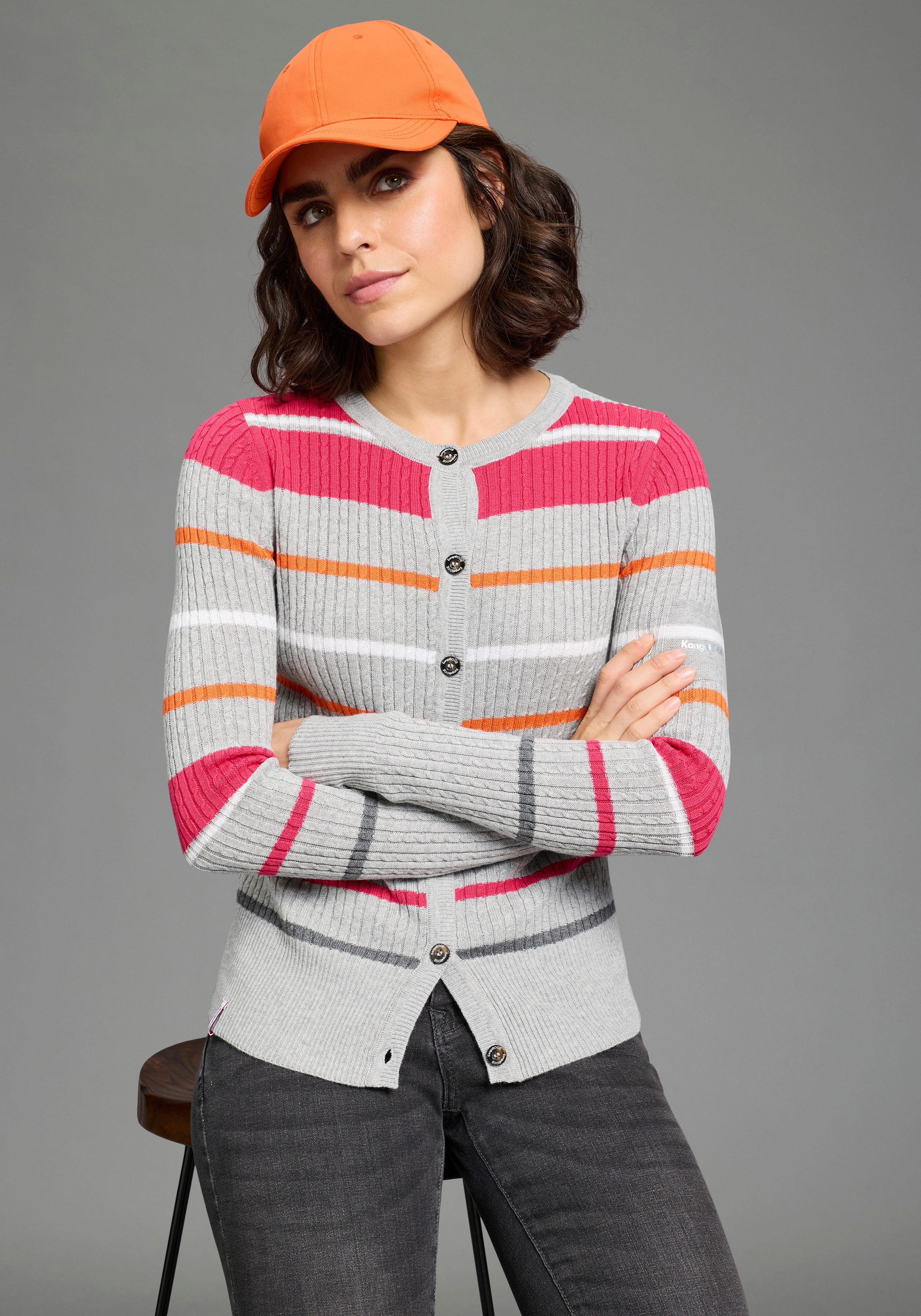 KangaROOS Strickjacke mit Zopfmuster und Streifen. € 39,99, (€ 39,99 pro 1 Stk).