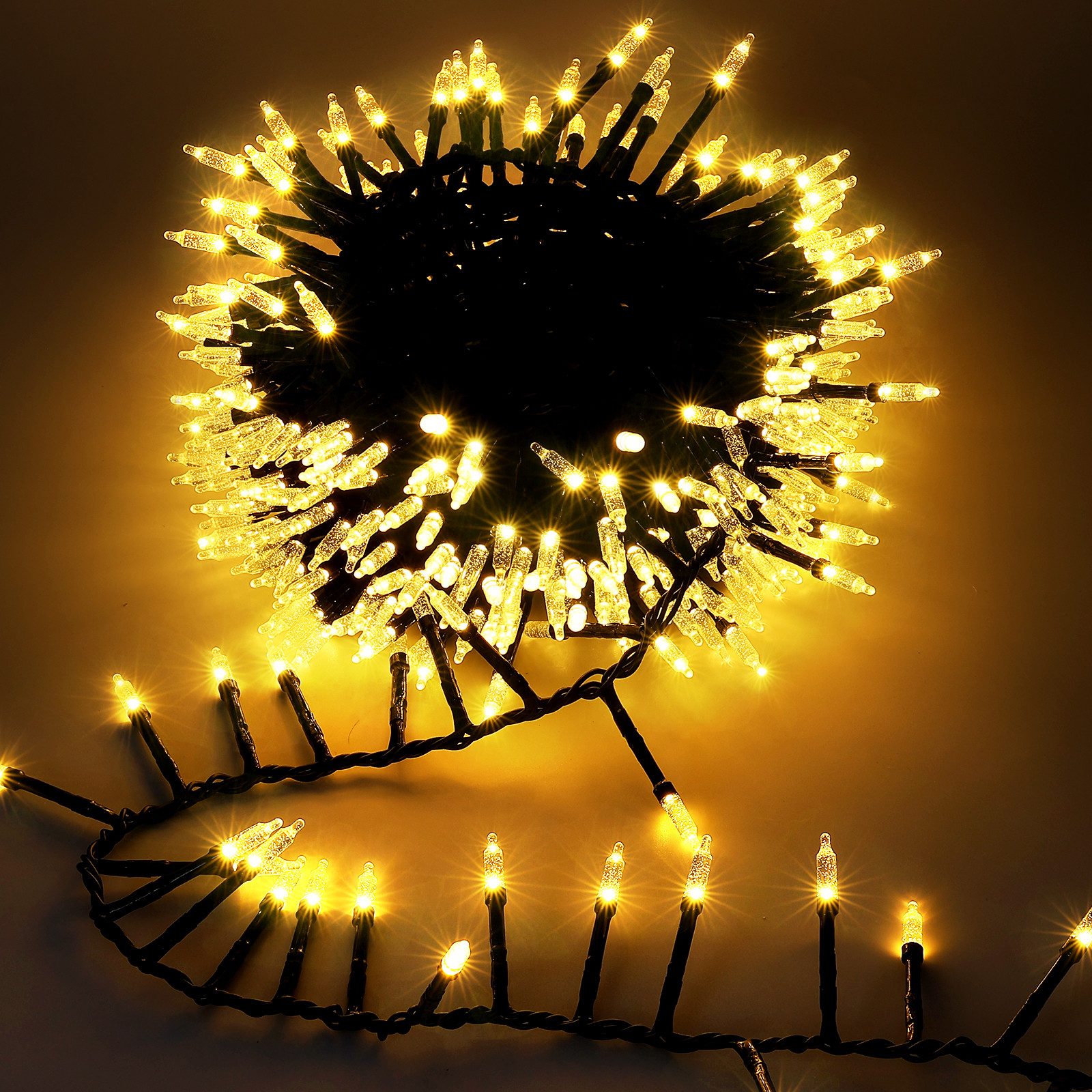 Quntis Lichterkette 10 M mit 1000 Vierfarben LEDs, 8 Lichtmodi, Innen/Außen, 500-flammig, Memory-Funktion, ideale Weihnachtsbeleuchtung für drinnen und draußen