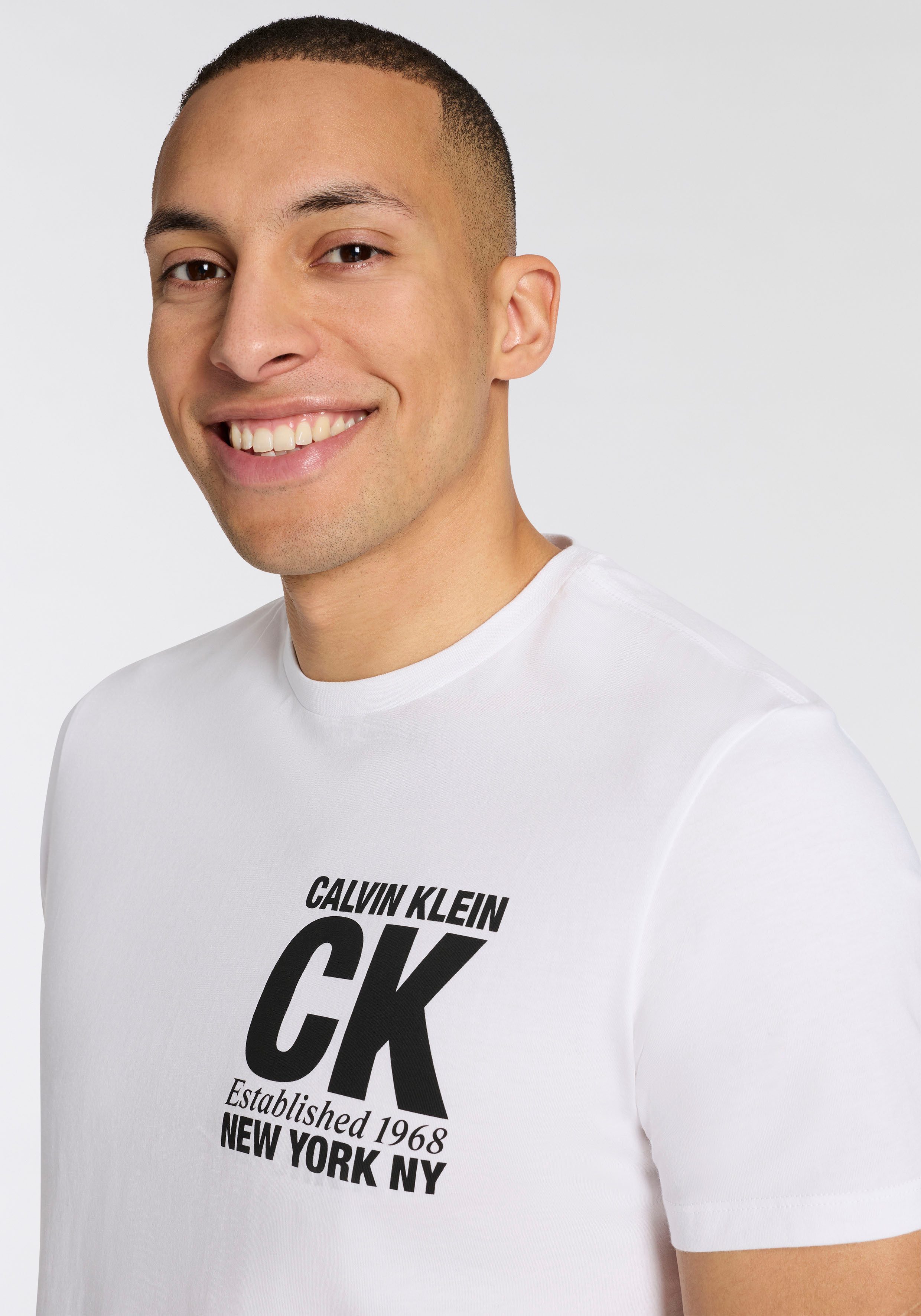 Calvin Klein Jeans T-Shirt Regular fit, mit Rundhalsausschnitt – Bild 3 von 5
