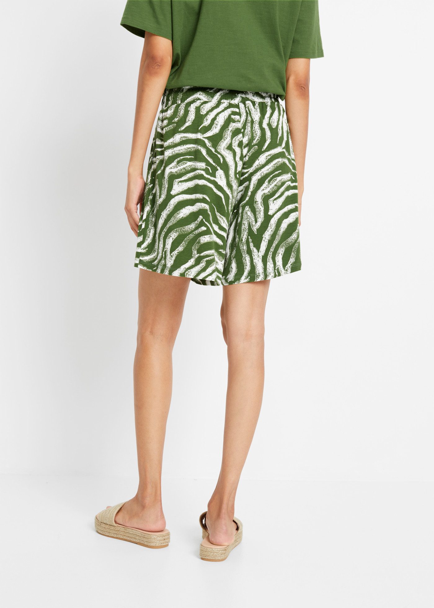 bonprix Shorts mit Bequembund, Loose Fit, aus Viskose