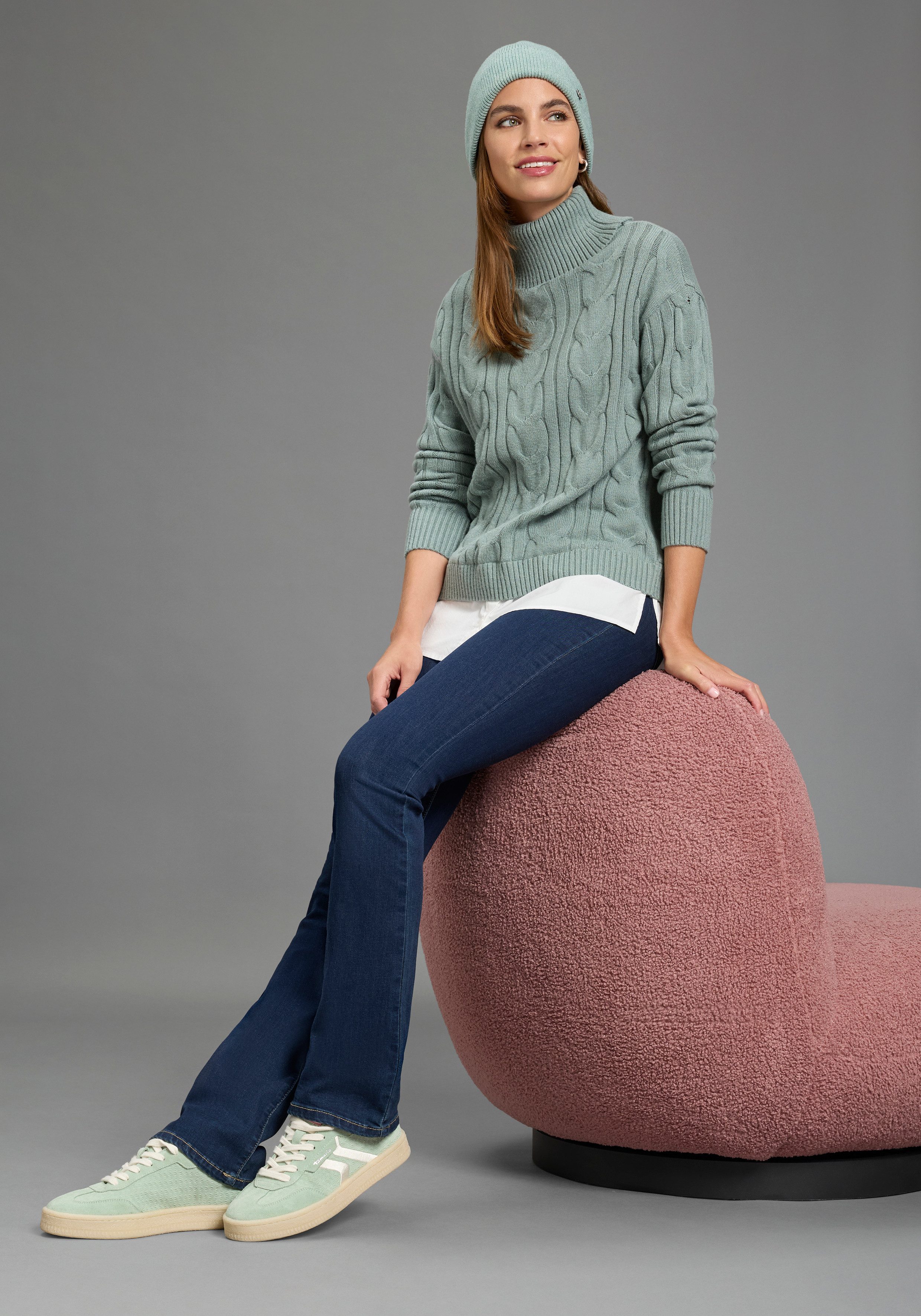 Zum Outfit 8