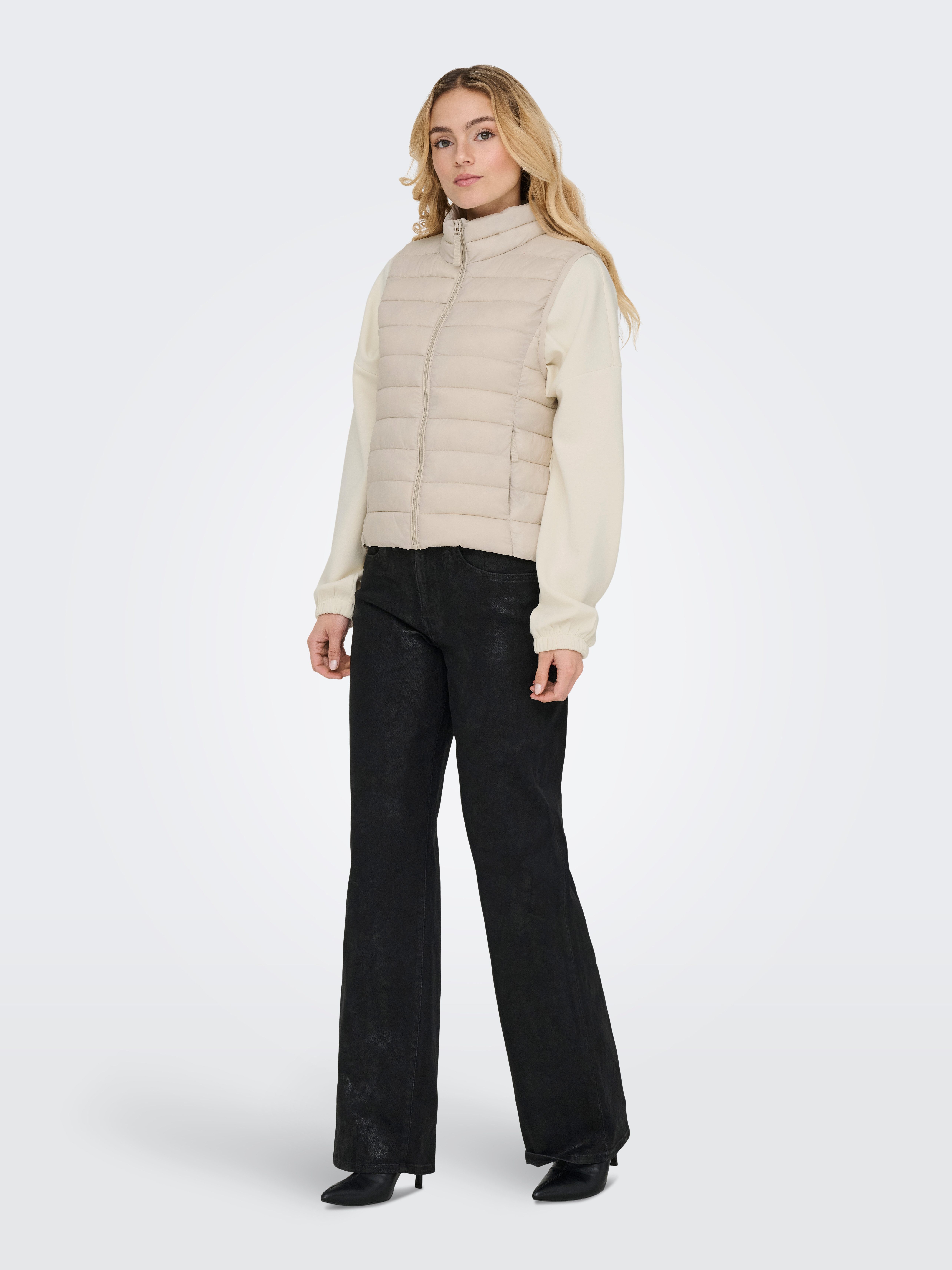 ONLY Steppweste ONLTAHIA LW QUILTED WAISTCOAT OTW CC OTW leicht glänzende Oberfläche