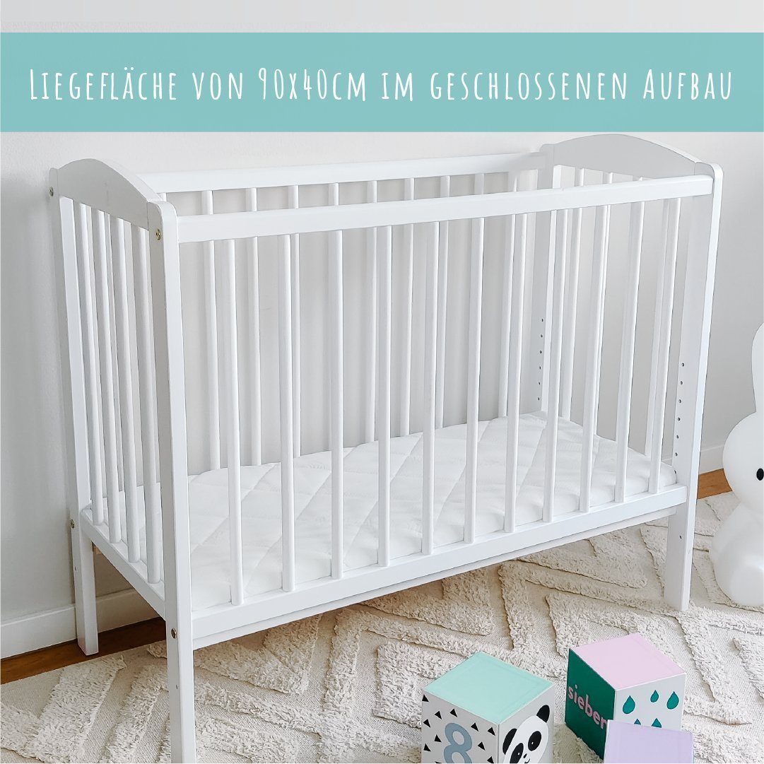Kids Collective Beistellbett 90x40 cm mit Matratze, umbaubar zu 90x55 cm, 9 mal verstellbar, auch als Babywippe nutzbar, Kiefer-Vollholz in weiß – Bild 4 von 5
