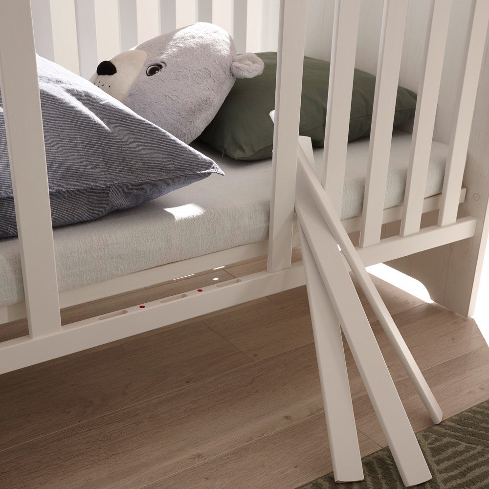 Lomadox Babybett JASPER-78, Anderson Pine Nb. weiß, Eiche Nb., 3 herausnehmbare Schlupfsprossen