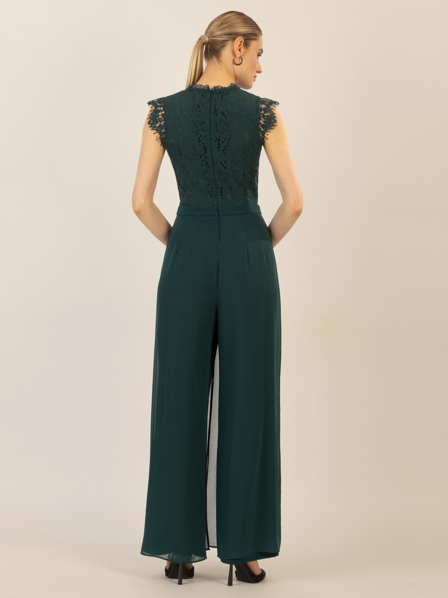 Apart Jumpsuit und aus hochwertigem Material