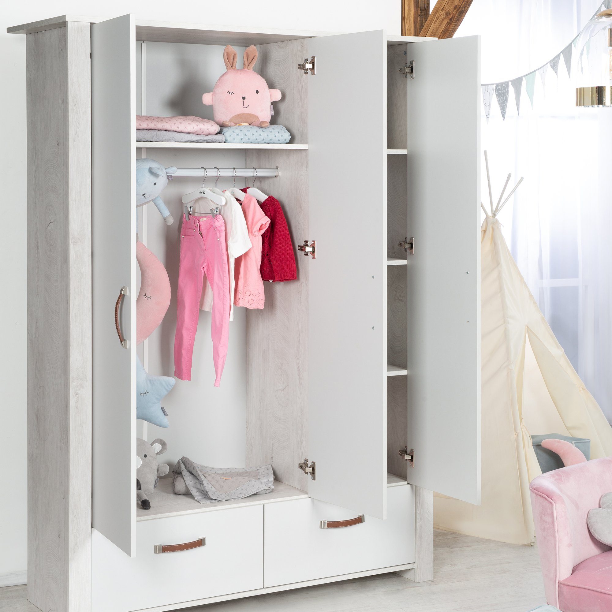 roba® Kleiderschrank Mila 3-türig Drehtürenschrank, Soft Close-Technik